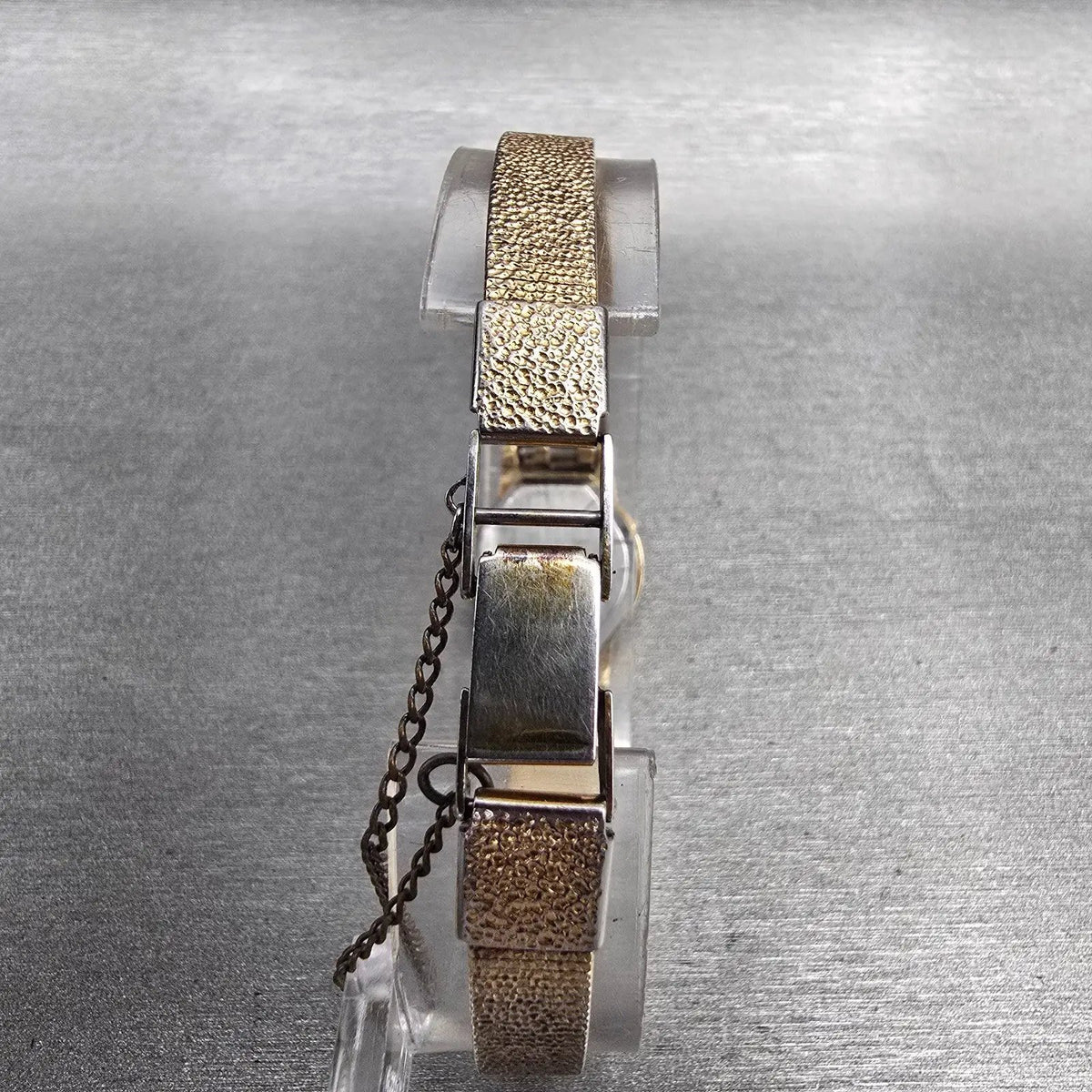 Seiko Watch Women 17mm Gold Dial Gold Tone Oval 1400-7379 New Battery Vintage JP7