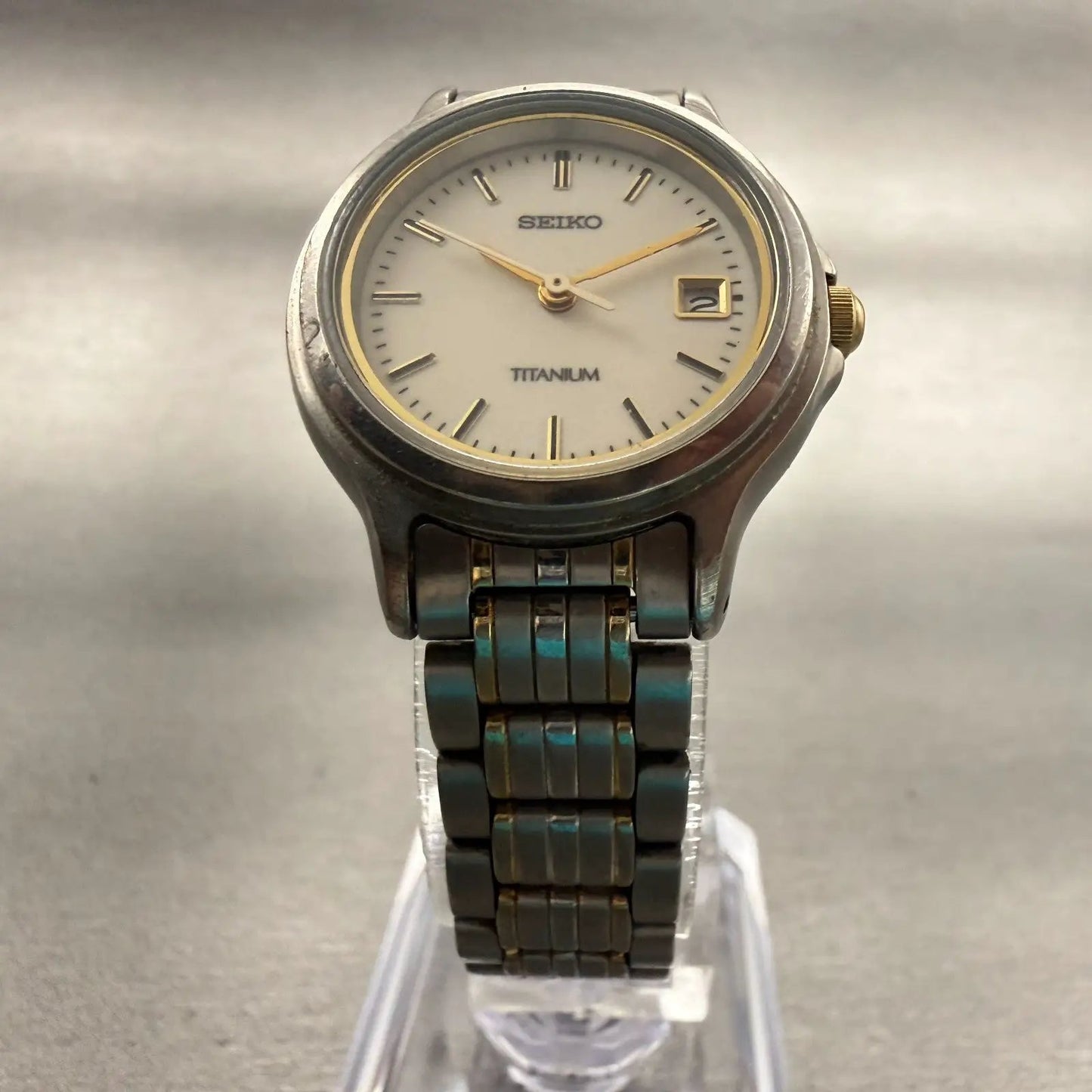 Seiko Titanium Watch Women 26mm White Dial Date Round 7N82-6D80 New Battery5