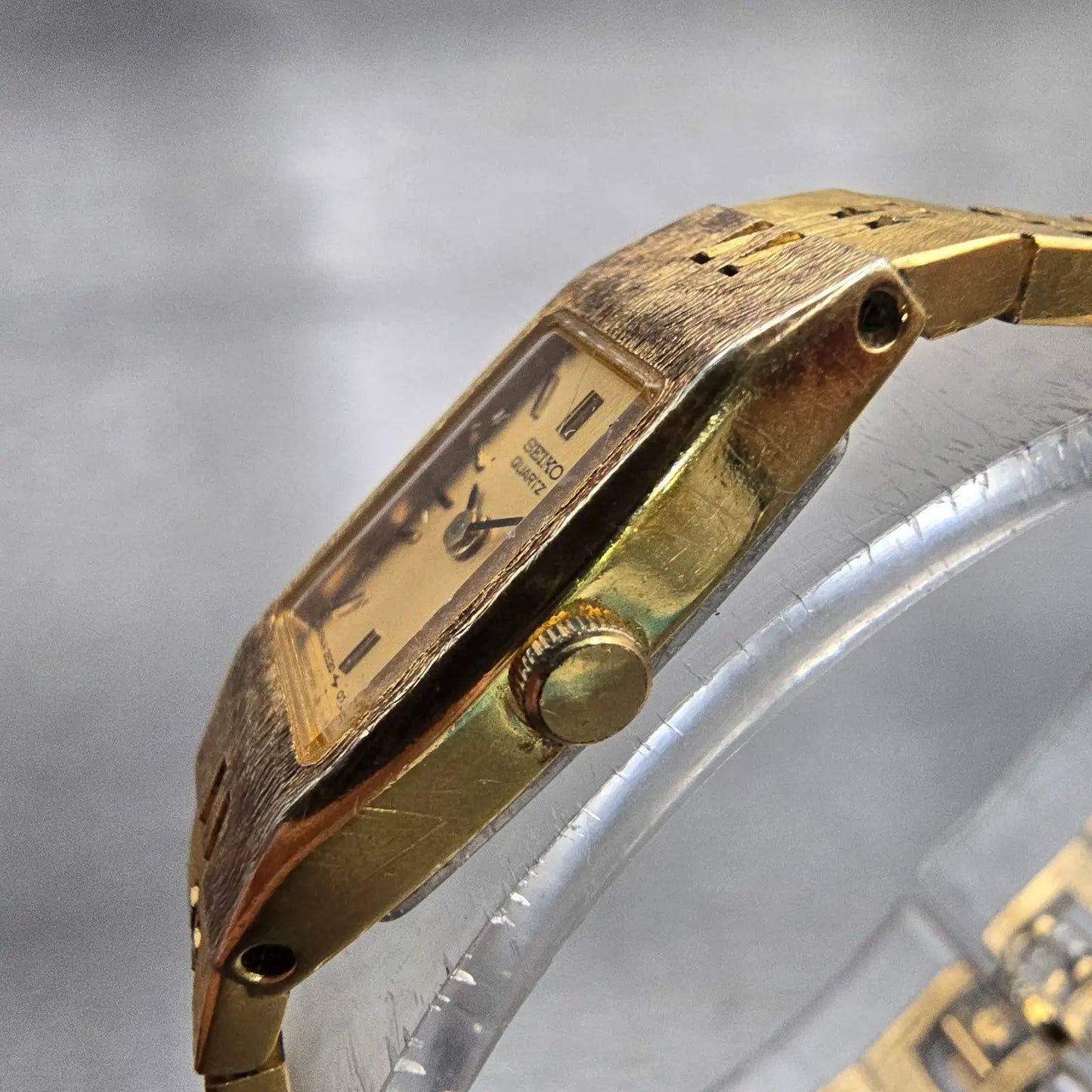 Seiko Watch Women 12mm Gold Dial Gold Tone Rectangle 2E20-5559 New Battery VTG2