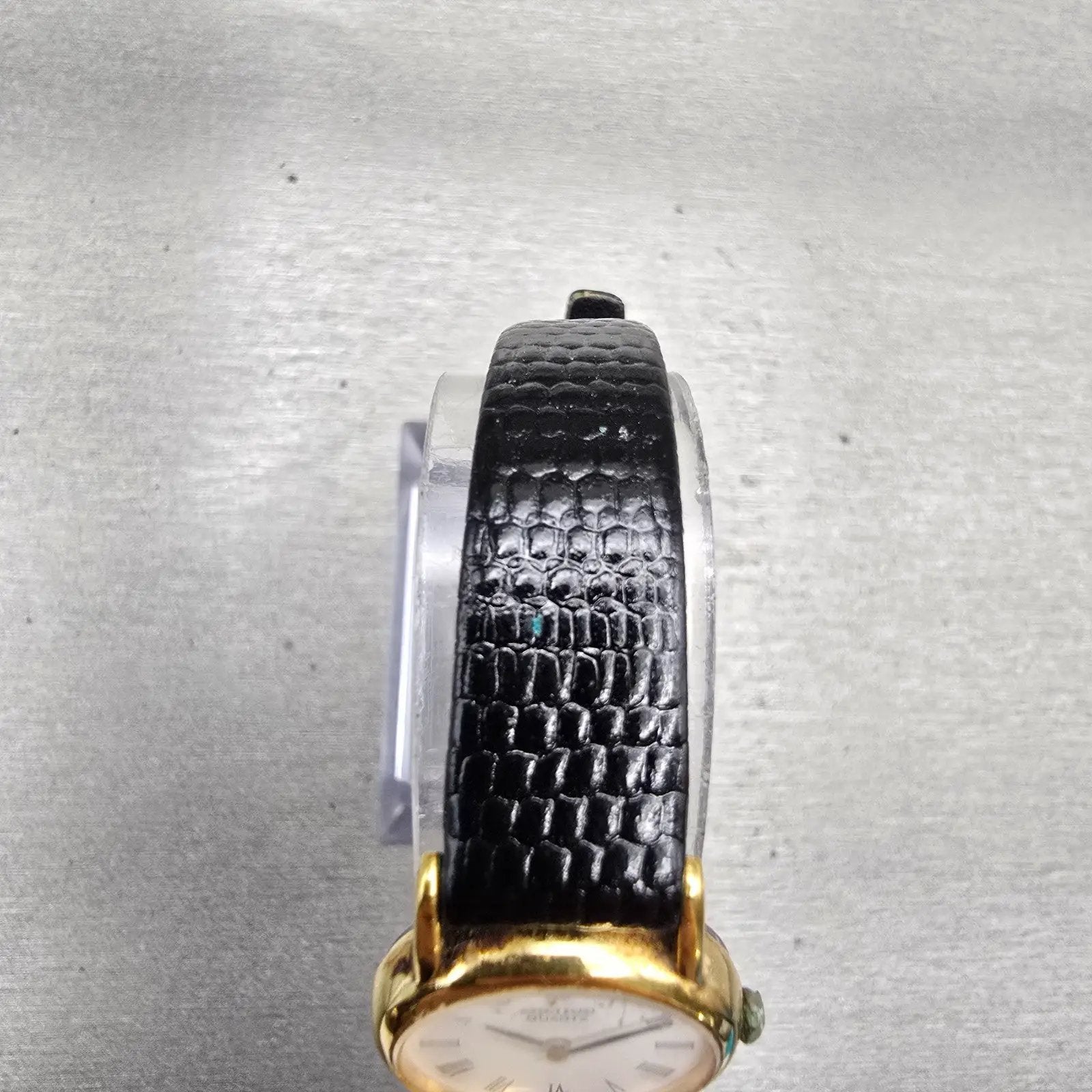 Seiko Watch Women 20mm White Dial Gold Tone Round 2Y00-0A10 New Battery Vintage4