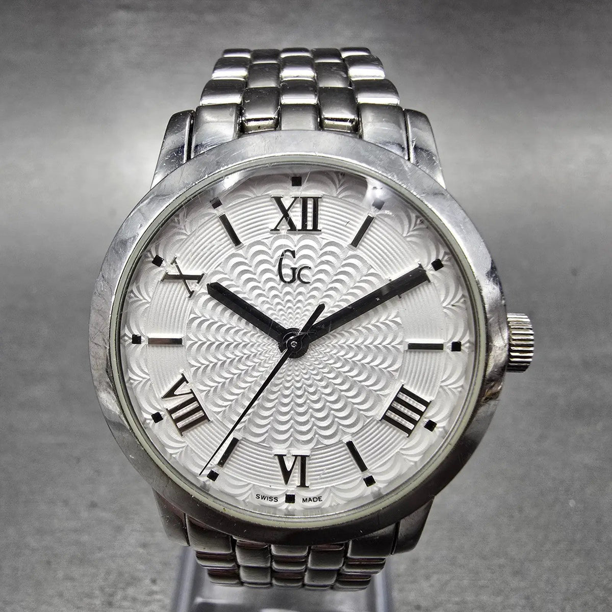 Guess Collection Watch Women 30mm White Dial Silver Tone Round New Battery GC0