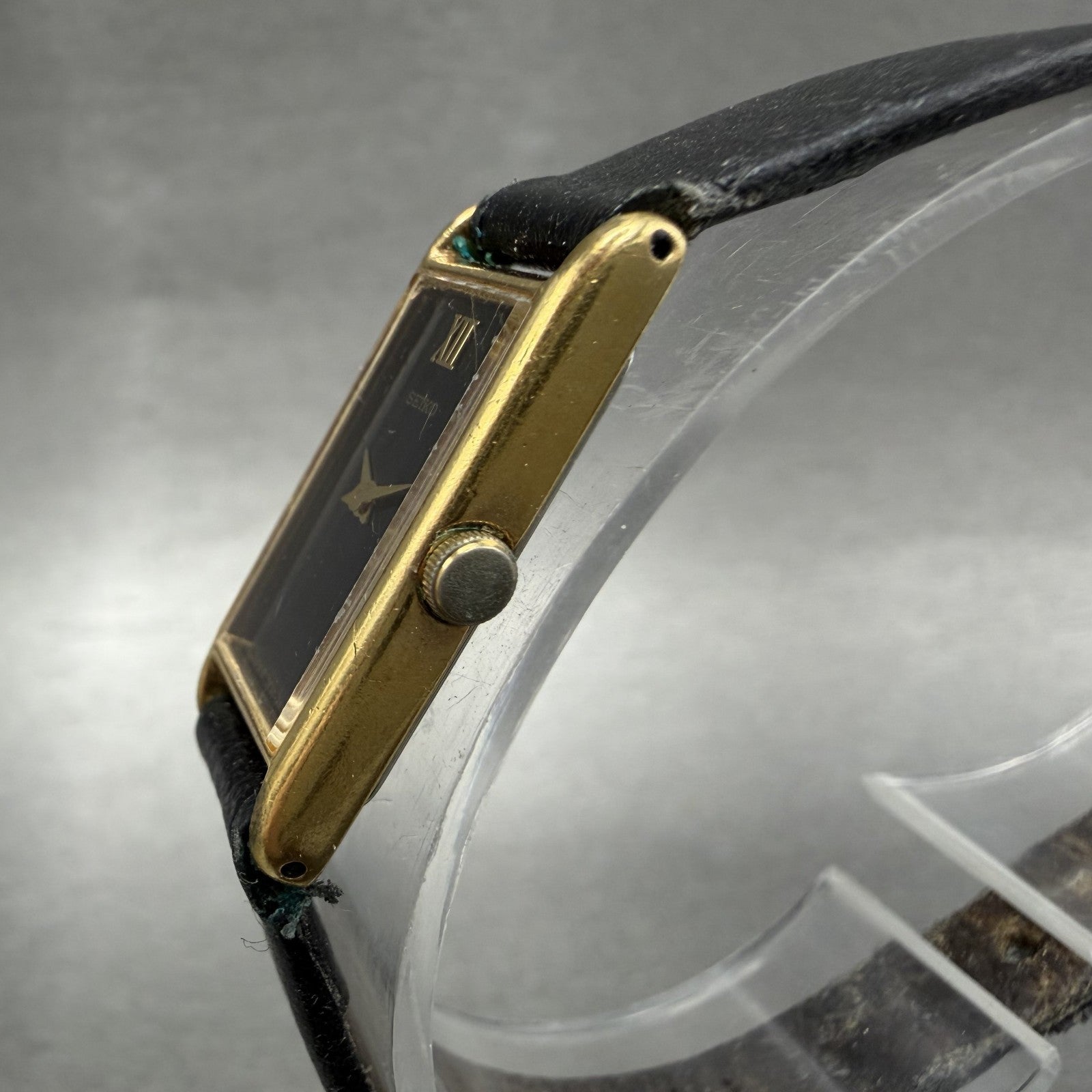 Seiko Tank Watch Women 13mm Black Dial Gold Tone Rectangle 2e206129 New Battery2