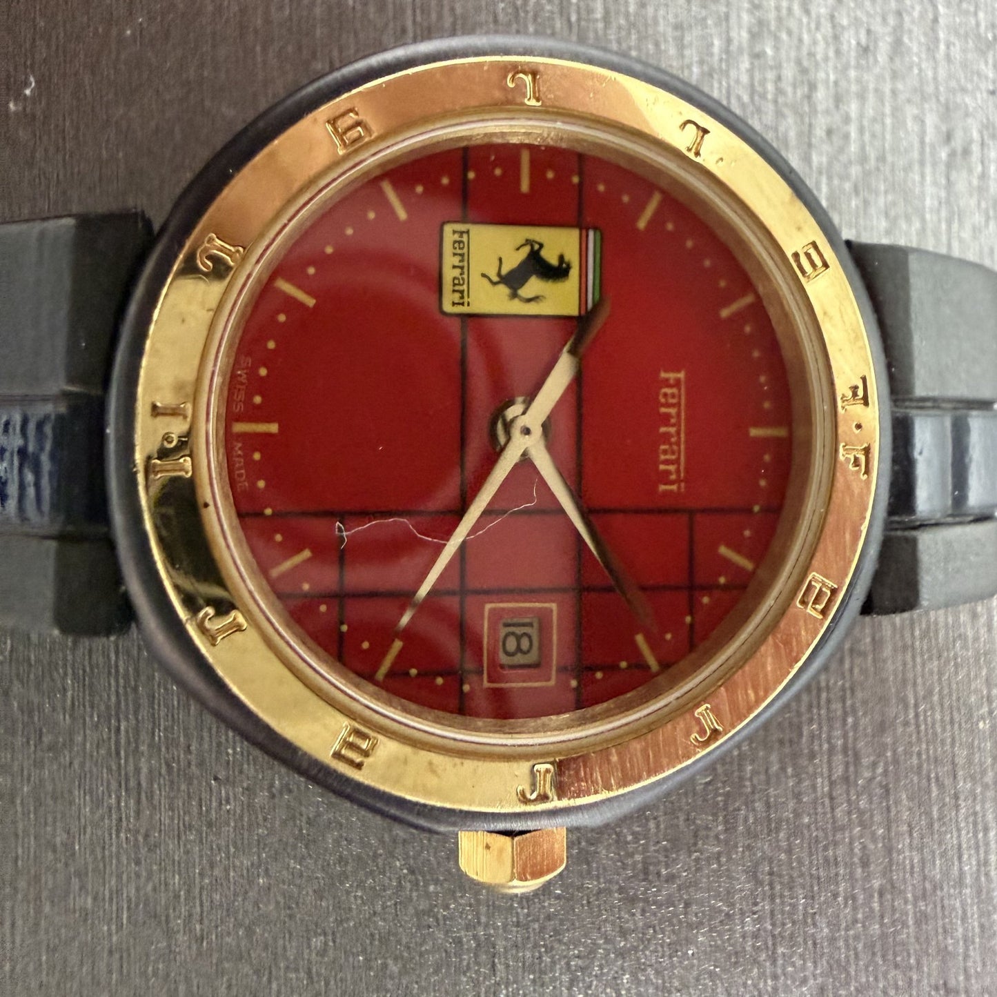 Ferrari Cartier Watch Women 26mm Red Dial Black Tone Date Round New battery1