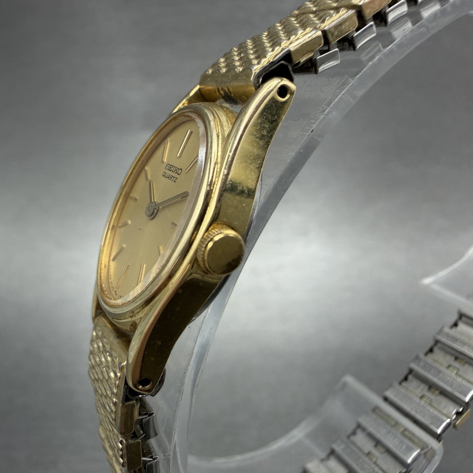Seiko Watch Women 17mm Champagne Dial Gold Tone Oval 2c205539 New Battery2