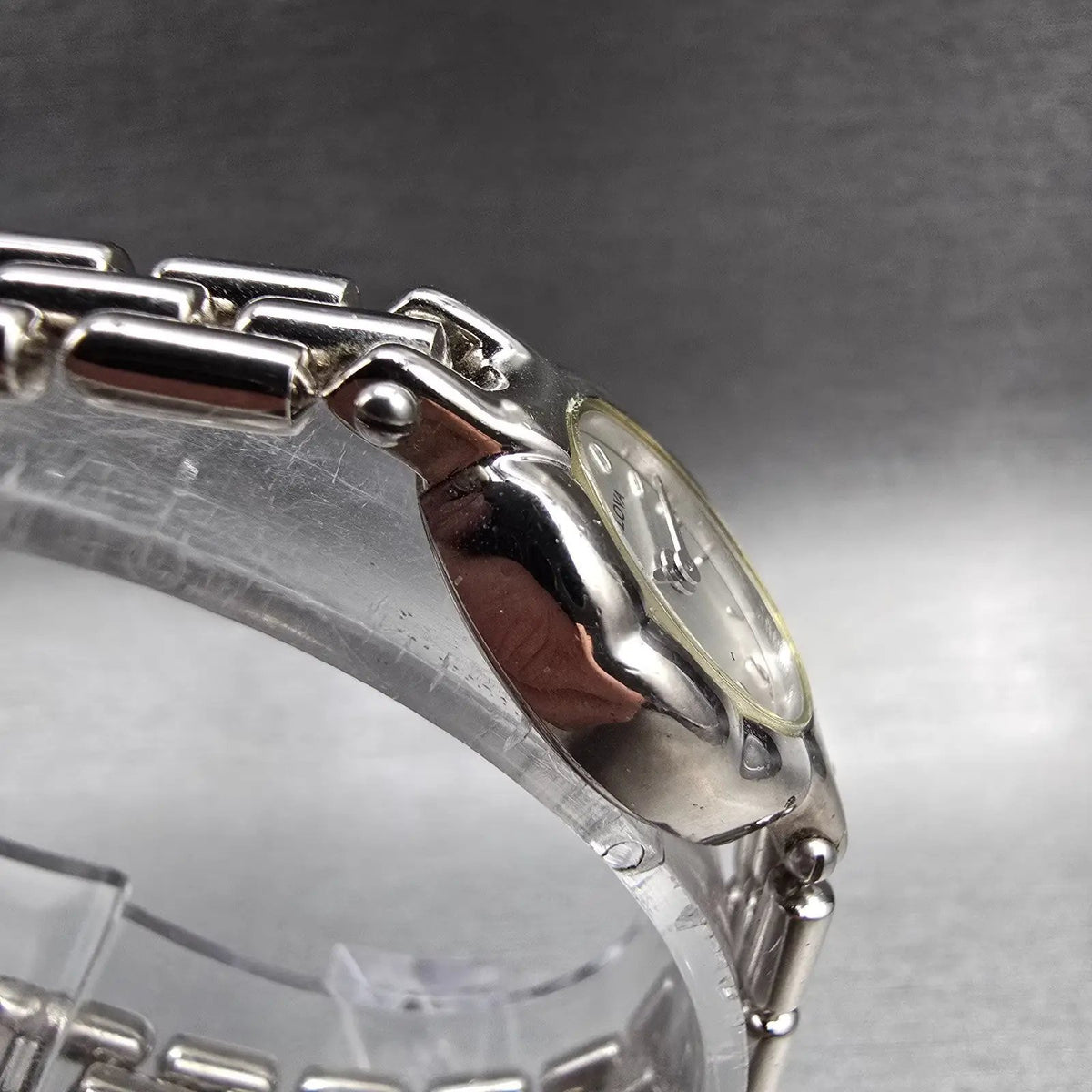 Bulova Watch Women 16mm Silver Dial Silver Tone Oval 91L14 New Battery3