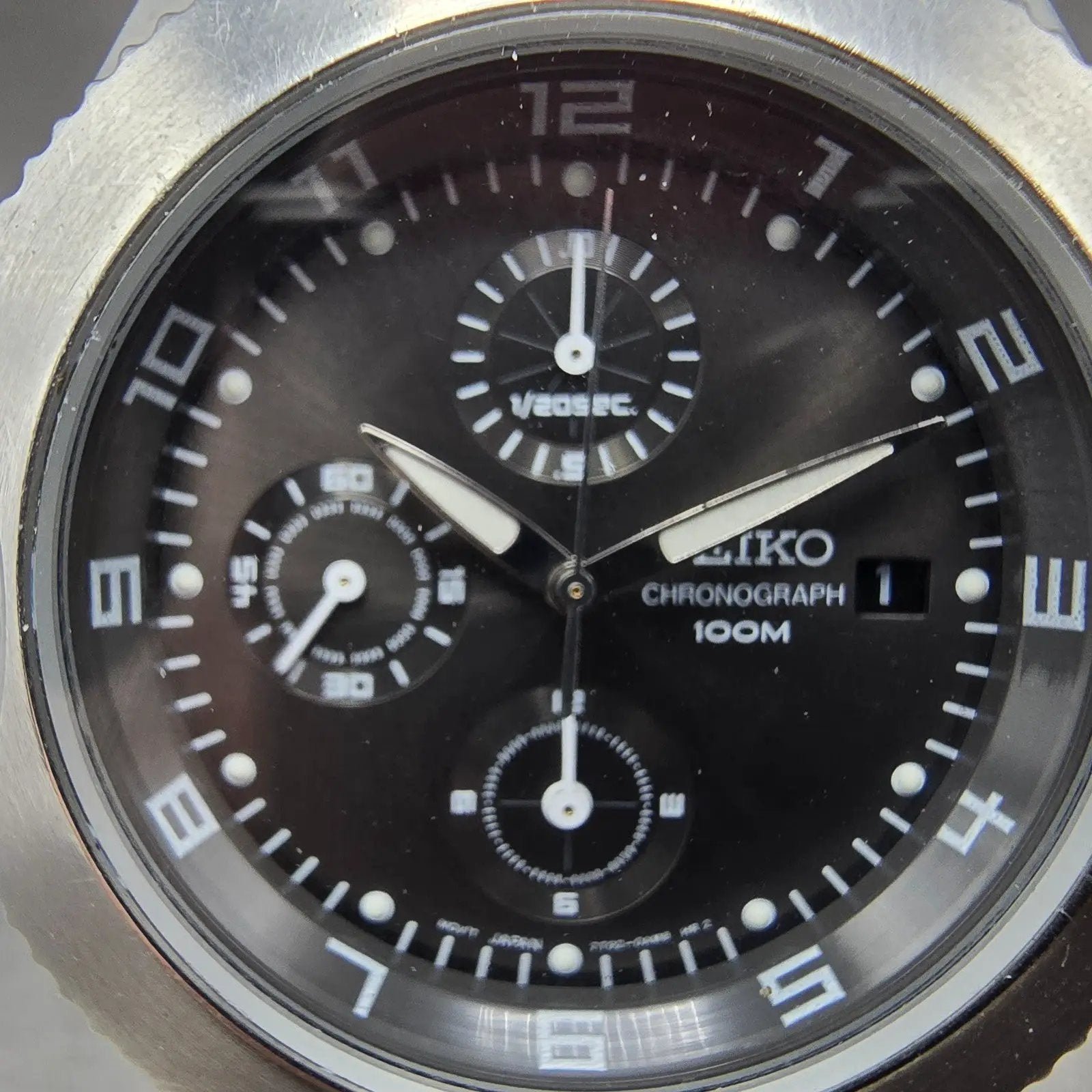 Seiko Chronograph Watch Men 42mm Gray Dial Silver Tone Date 7T92-0AW0 NewBattery1