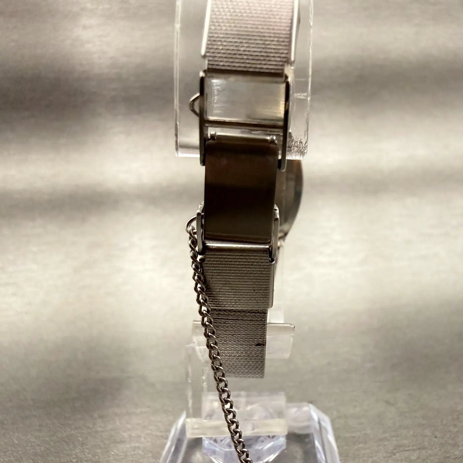 Seiko Watch Women 19mm Silver Dial Silver Tone Oval 1421-5170 New Battery VTG7