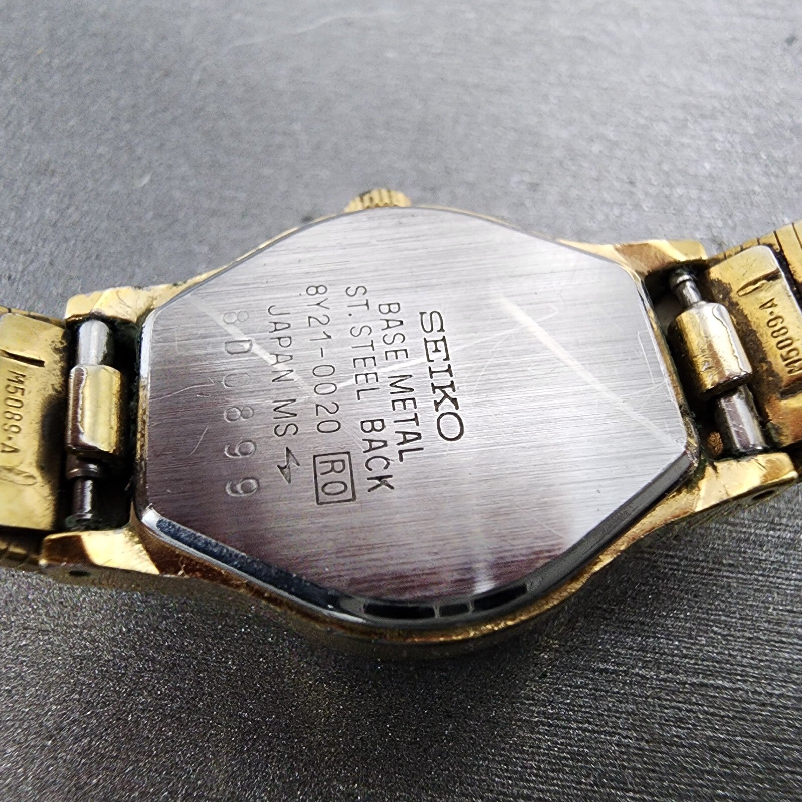 Seiko Watch Women 20mm Gold Dial Gold Tone Round 8Y210200 New Battery9