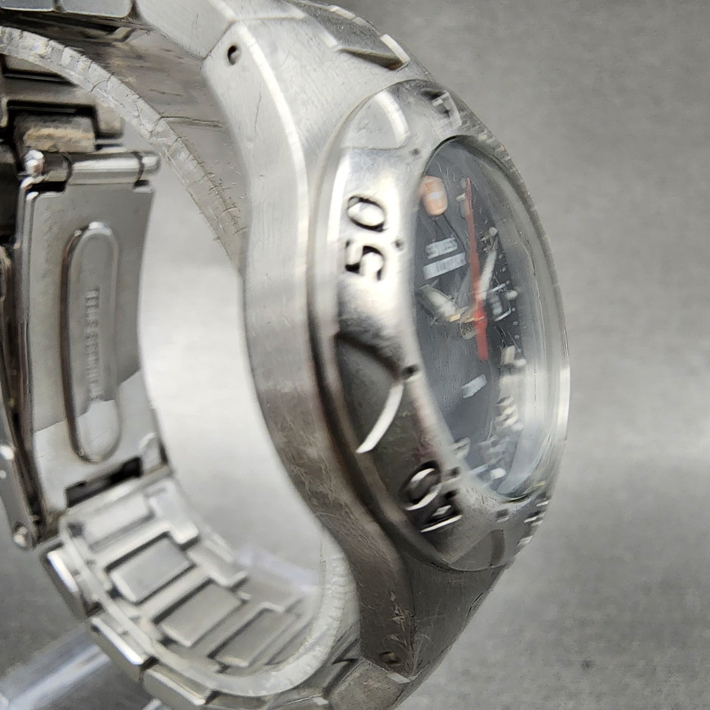 Swiss Military Dive Watch Women 31mm Blue Dial Silver Tone date Round New Batt3