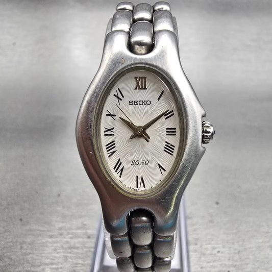 Seiko Vivace Watch Women 21mm White Dial Silver Tone Oval 4N01-5070 New Battery0