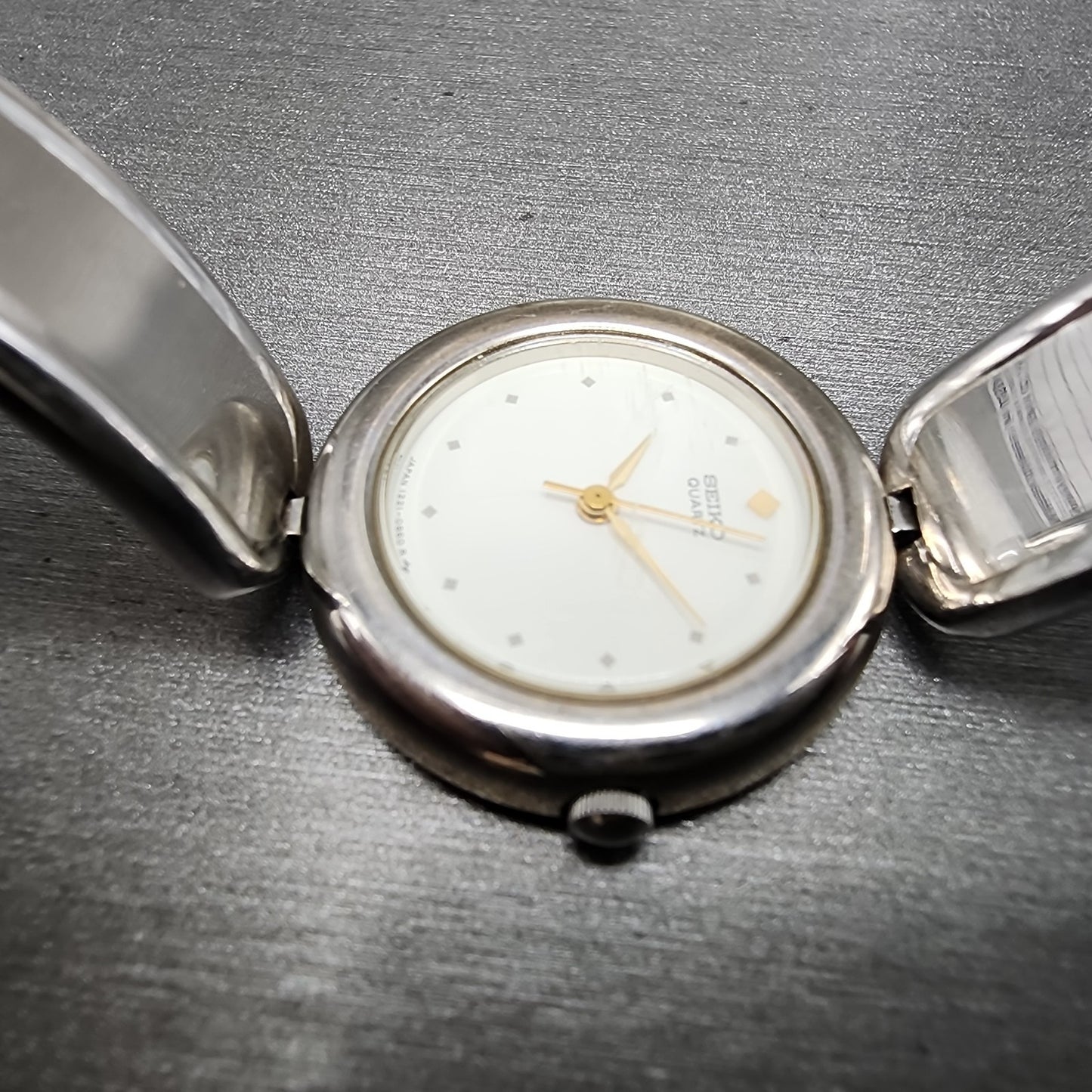 Seiko Watch Women 25mm White Dial Silver Tone 12210060 New Battery READ!!!2