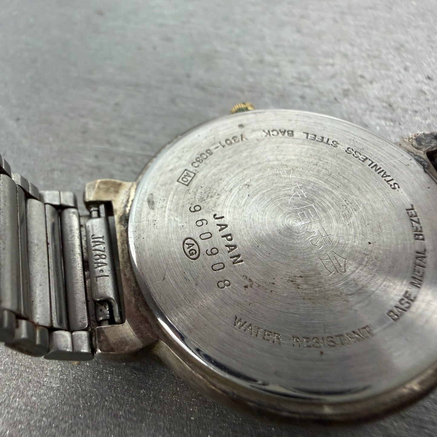 Seiko Alba Urban Watch Unisex 32mm White Dial Two Tone V301-6080 New Battery9