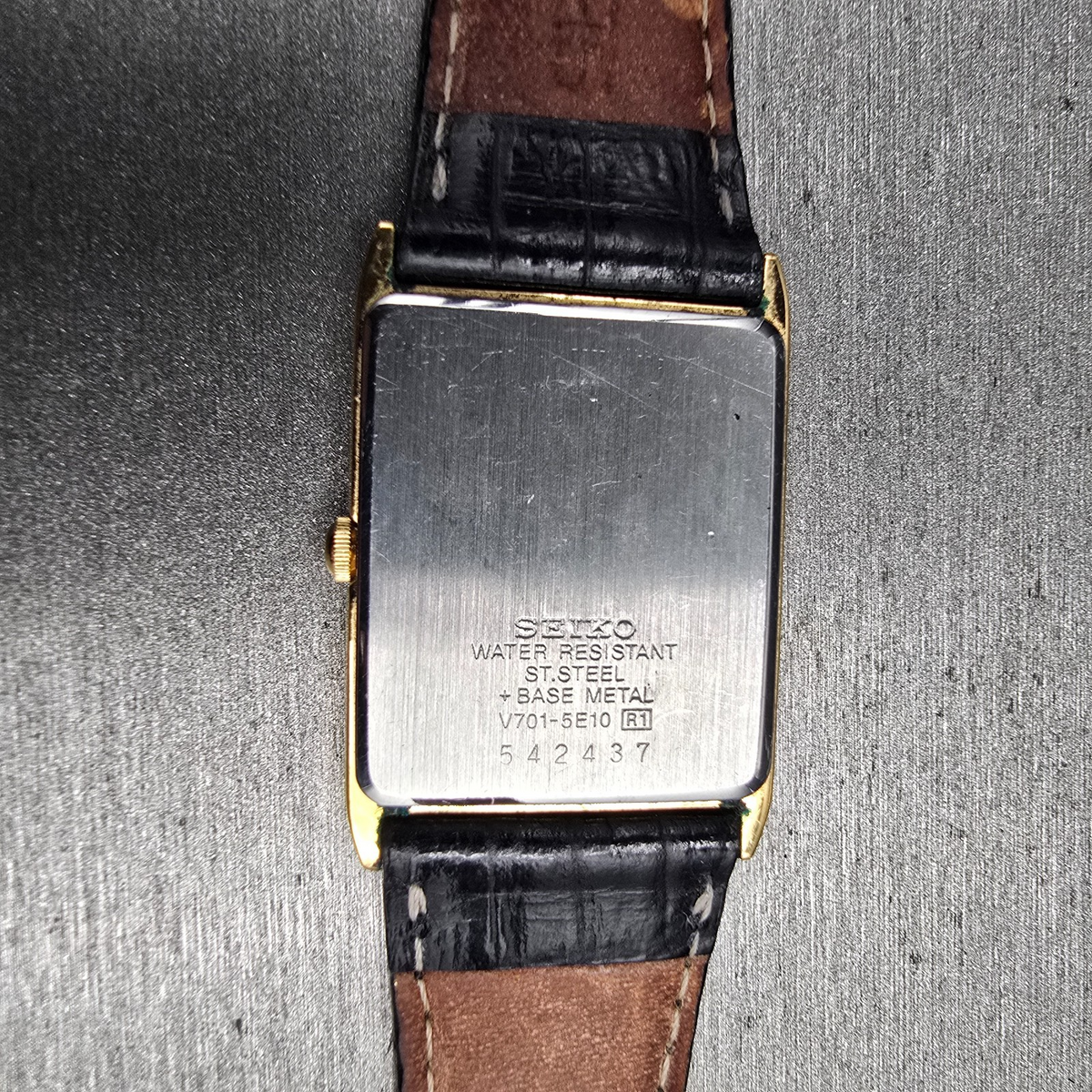 Seiko Tank Watch Men 24mm Gold Dial Gold Tone Rectangle V701-5E10 New Battery10