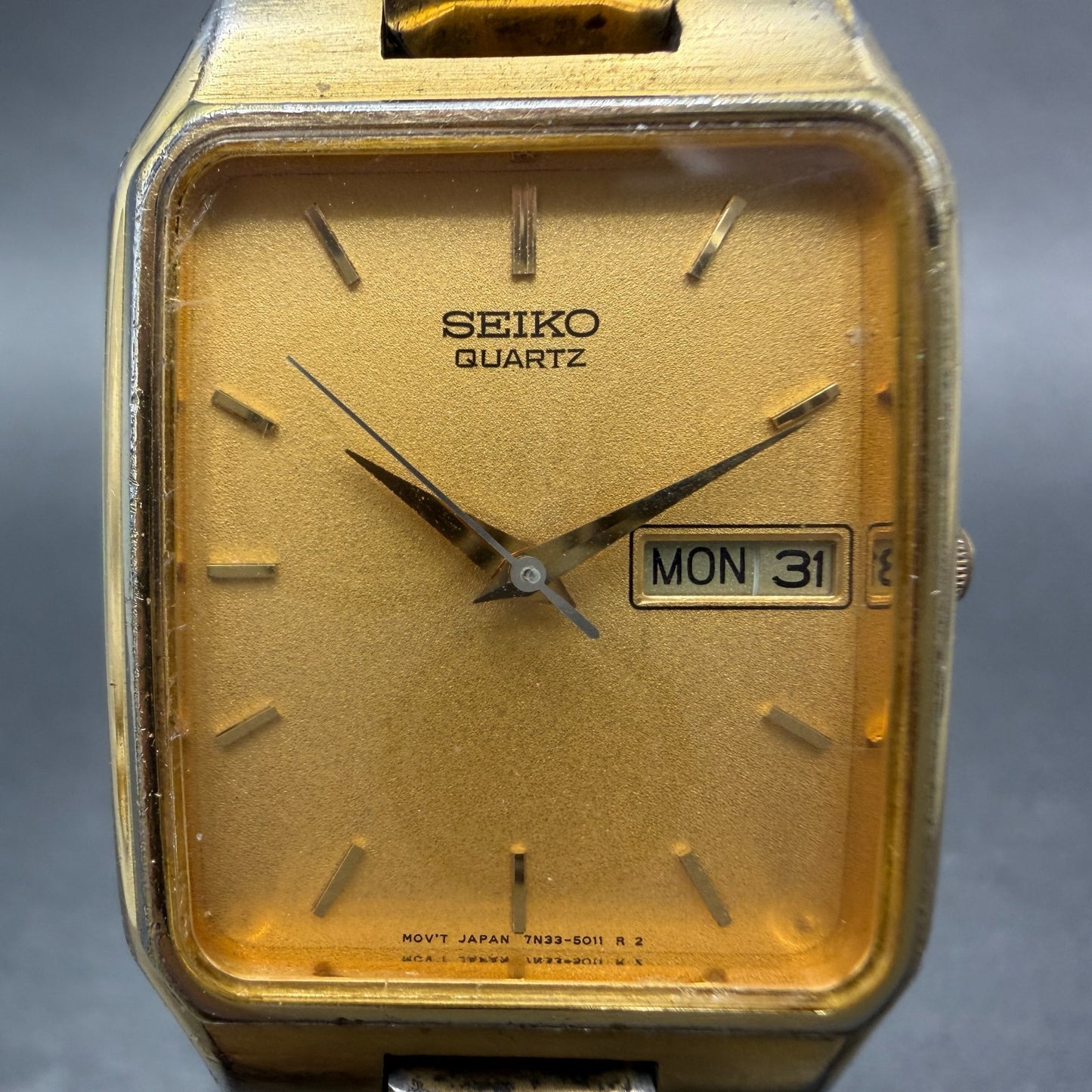 Seiko Tank Watch Men 28mm Gold Dial Gold Tone Rectangle 7N33-5028 New Battery 761