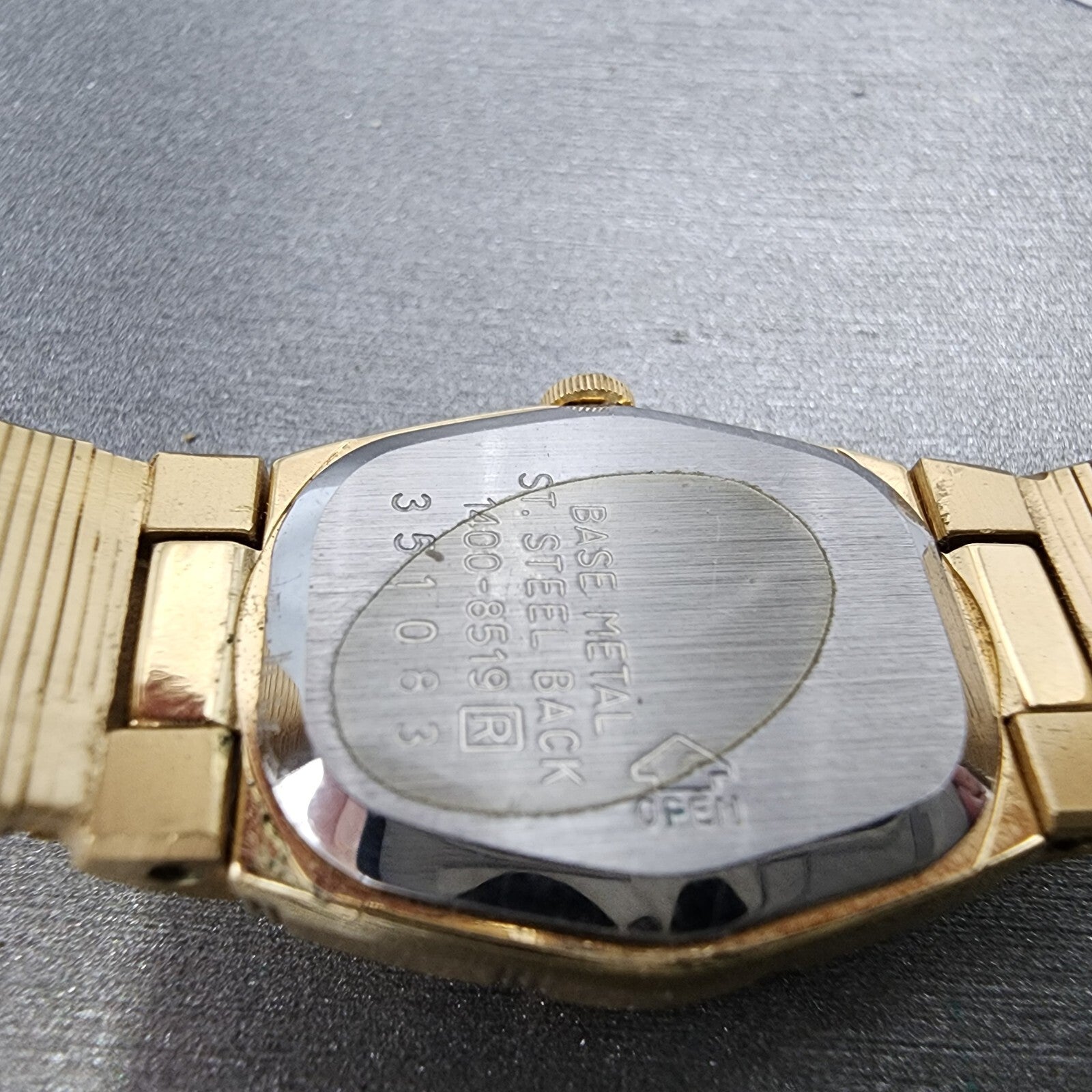 Seiko Watch Women 19mm Gold Dial Gold Tone Oval 14008519 New Battery11