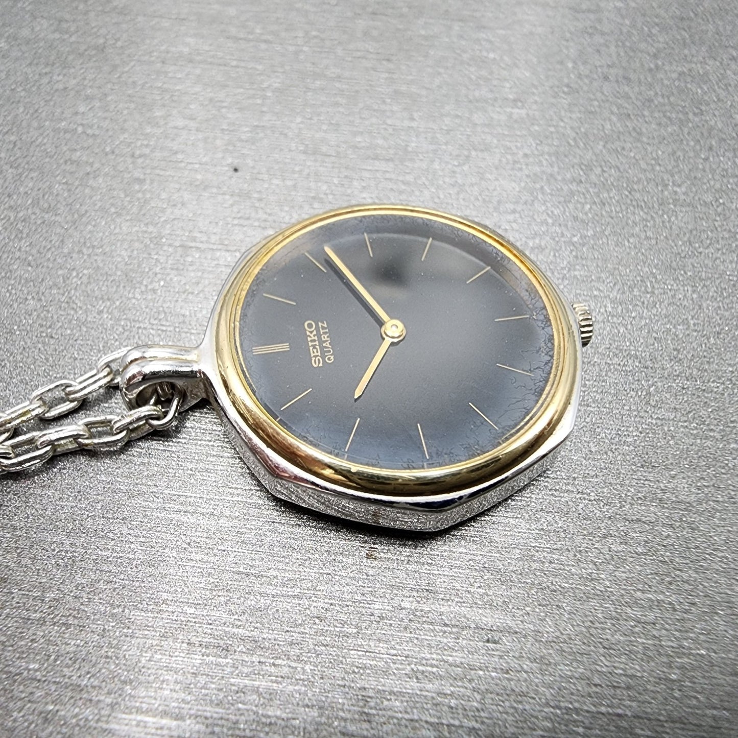 Seiko Necklace Watch Women 23mm Black Dial Two Tone 14000920 New Battery5