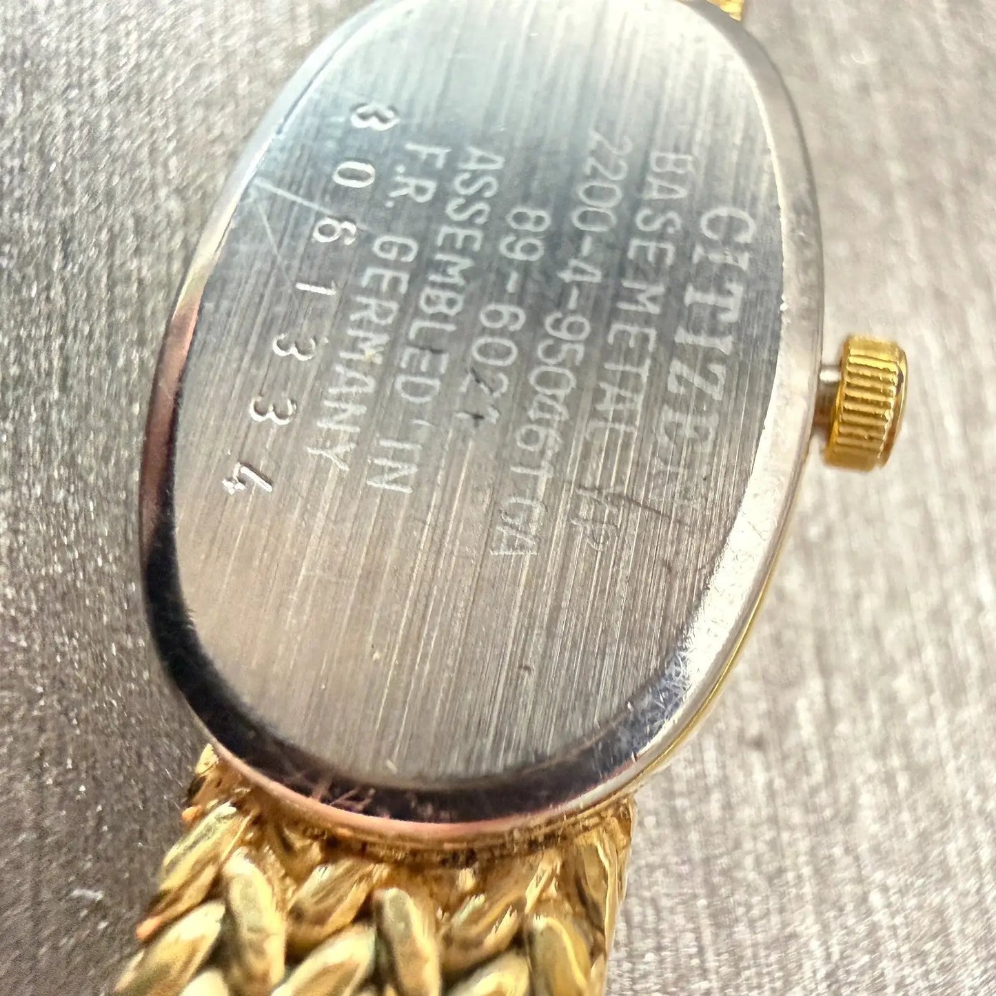 Citizen CQ Watch Women 13mm Champagne Dial Gold Tone Oval 2200-4-950461 New Batt9
