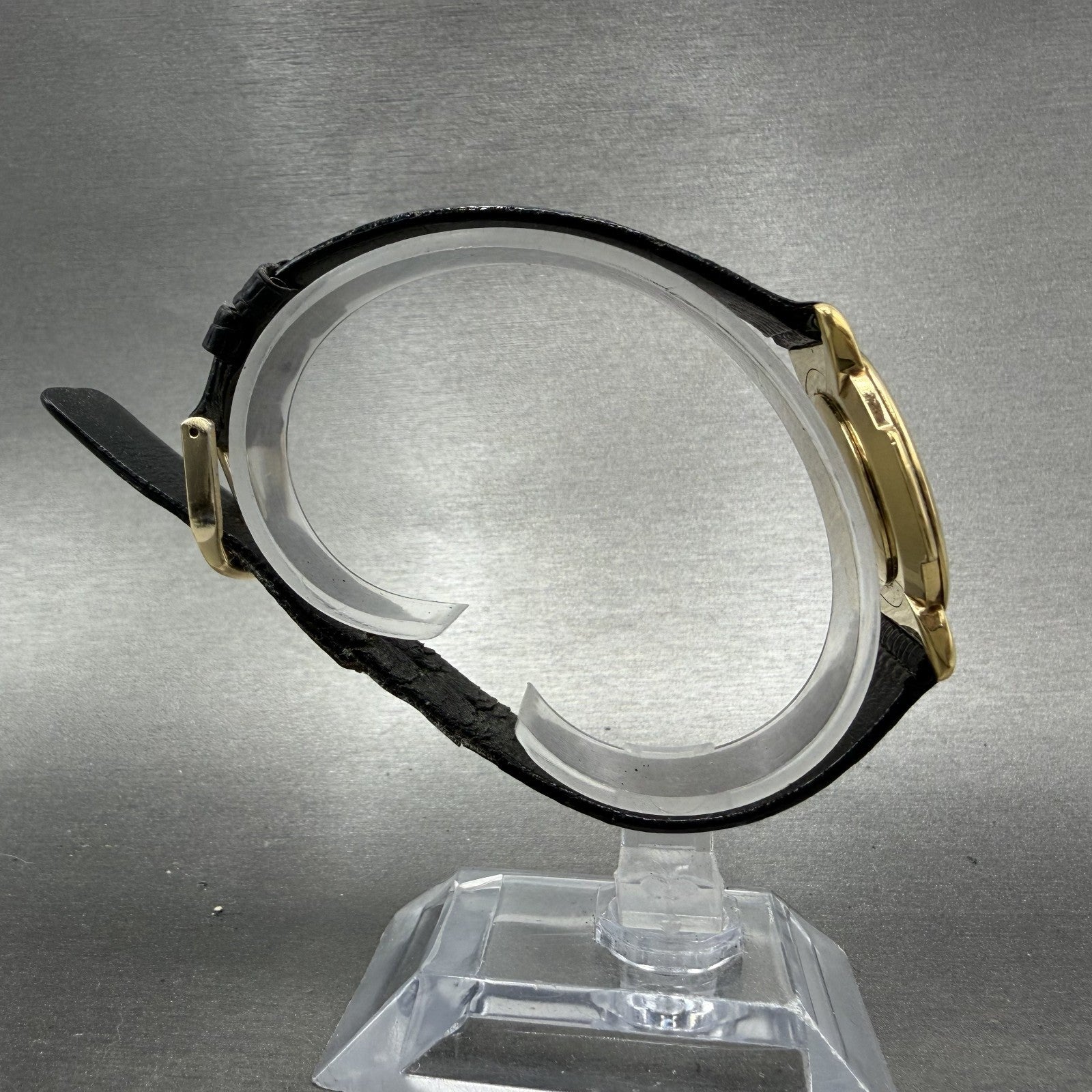 Gucci Watch Men 31mm Black Dial Gold Tone Vintage Roman Numerals 3400F PARTS9