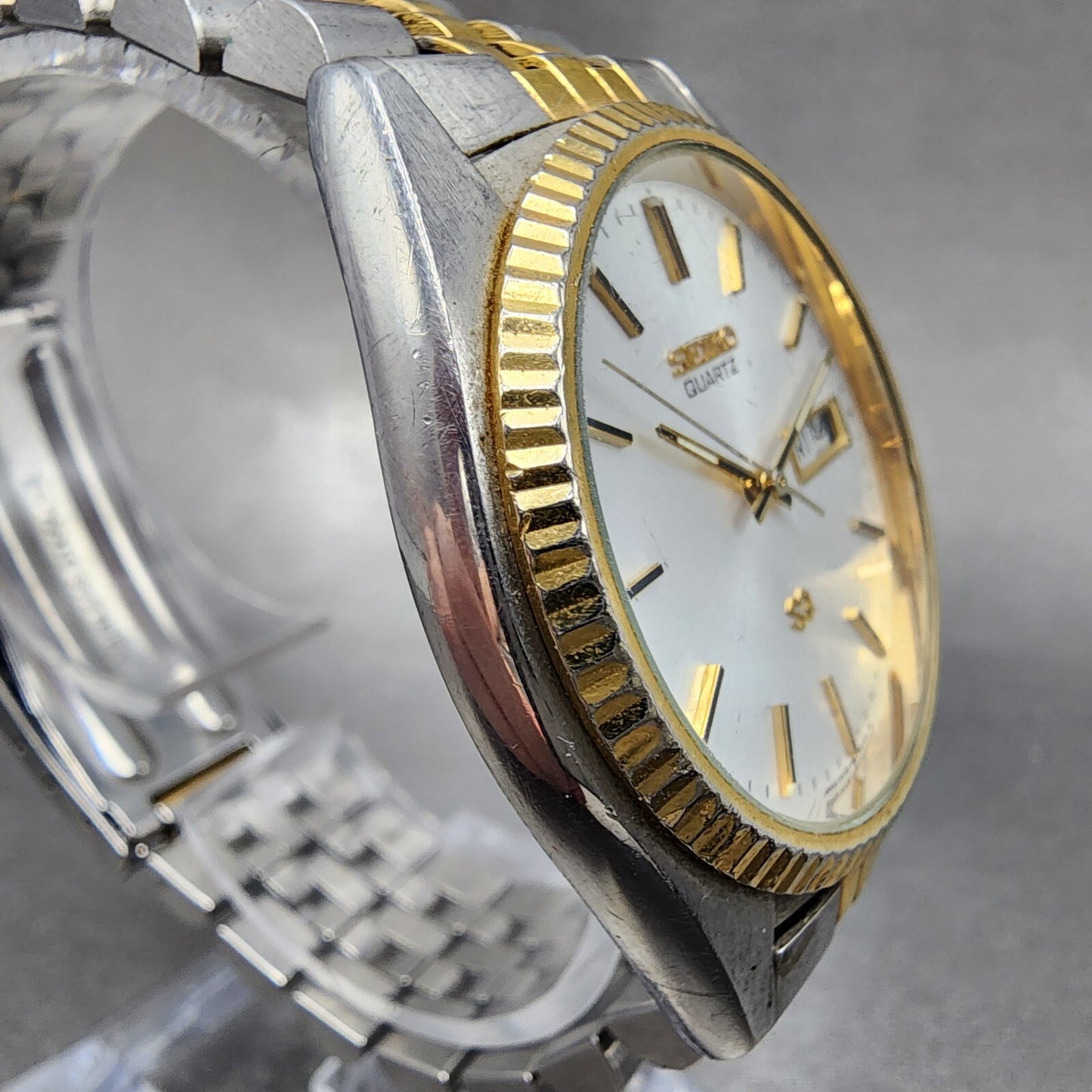 Seiko SQ President Watch Men 37mm Silver Dial Two Tone Daydate 5y23-8a69 New Bat