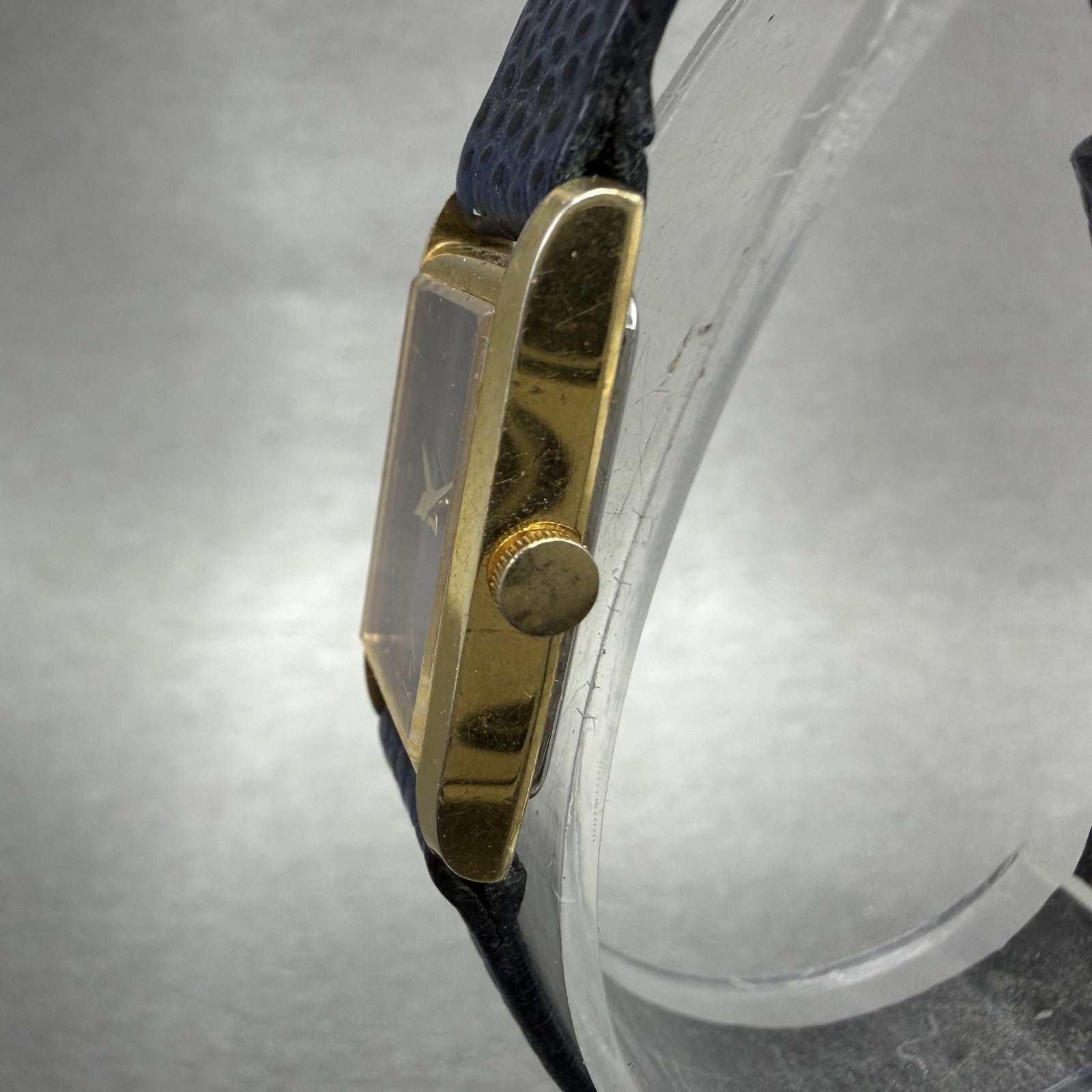 Seiko Tank Watch Women 15mm Blue Dial Gold Tone Rectangle 4N005369 New Battery2