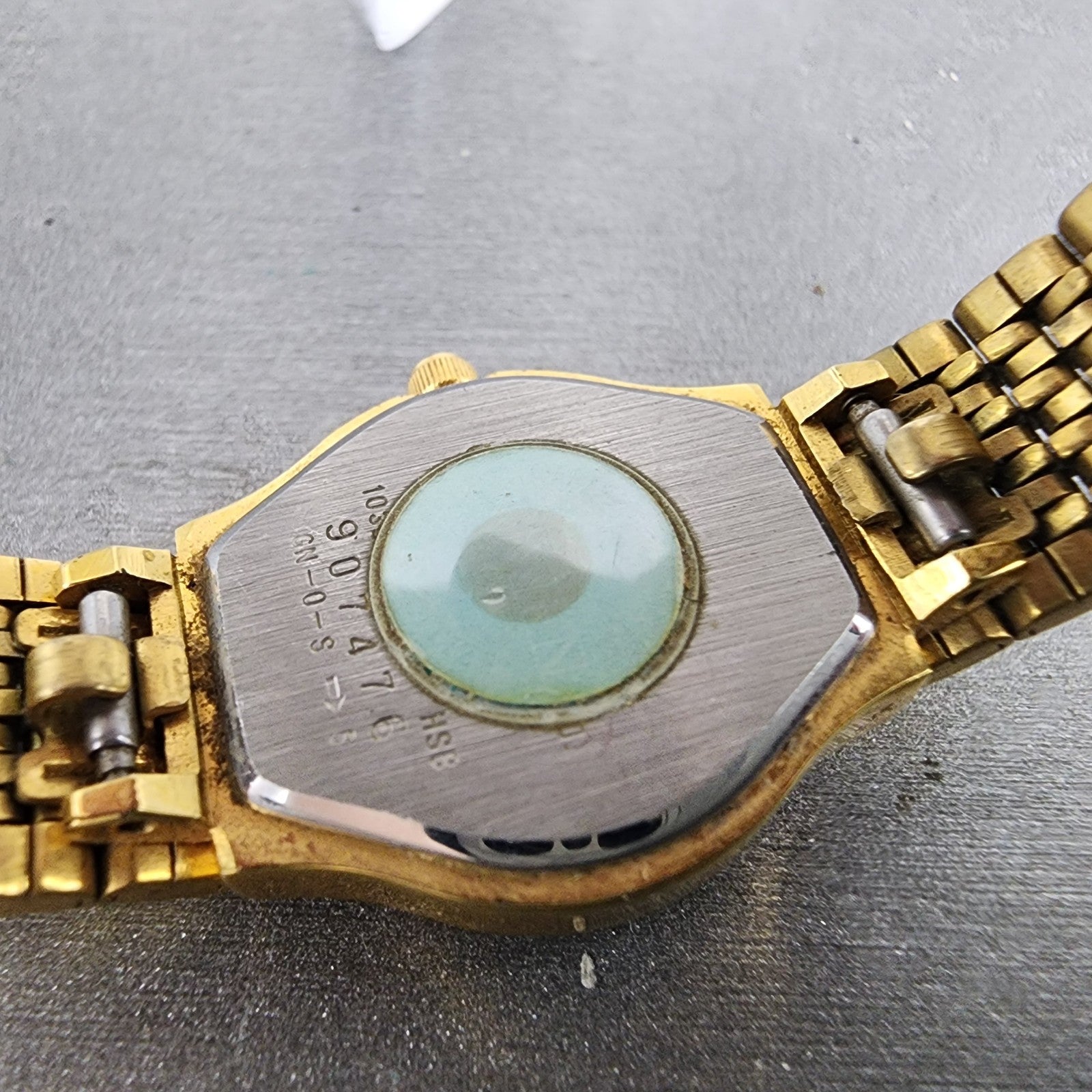 Citizen Watch Women 20mm Black Dial Gold Tone Round Vintage New Battery9