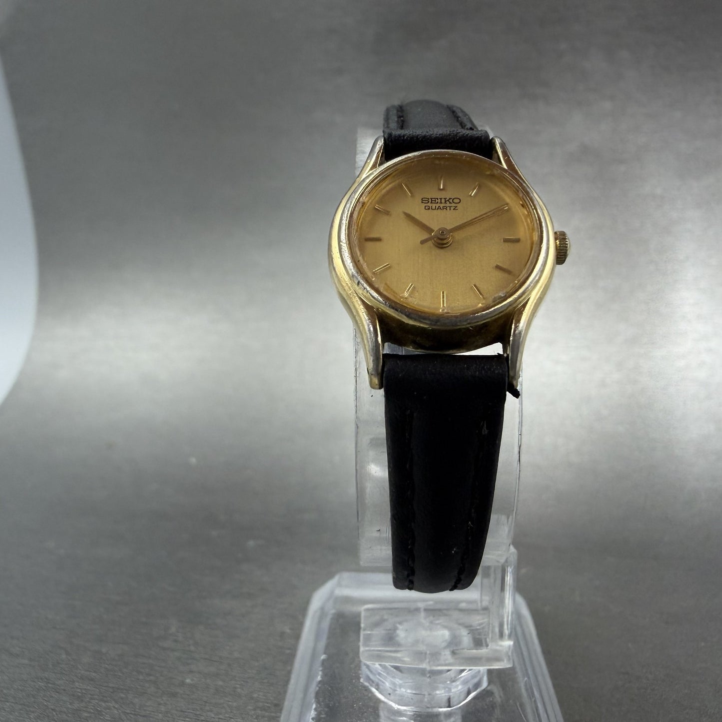 Seiko Watch Women 20mm Champagne Dial Gold Tone Round 2Y01-0A19 New Battery VTG5