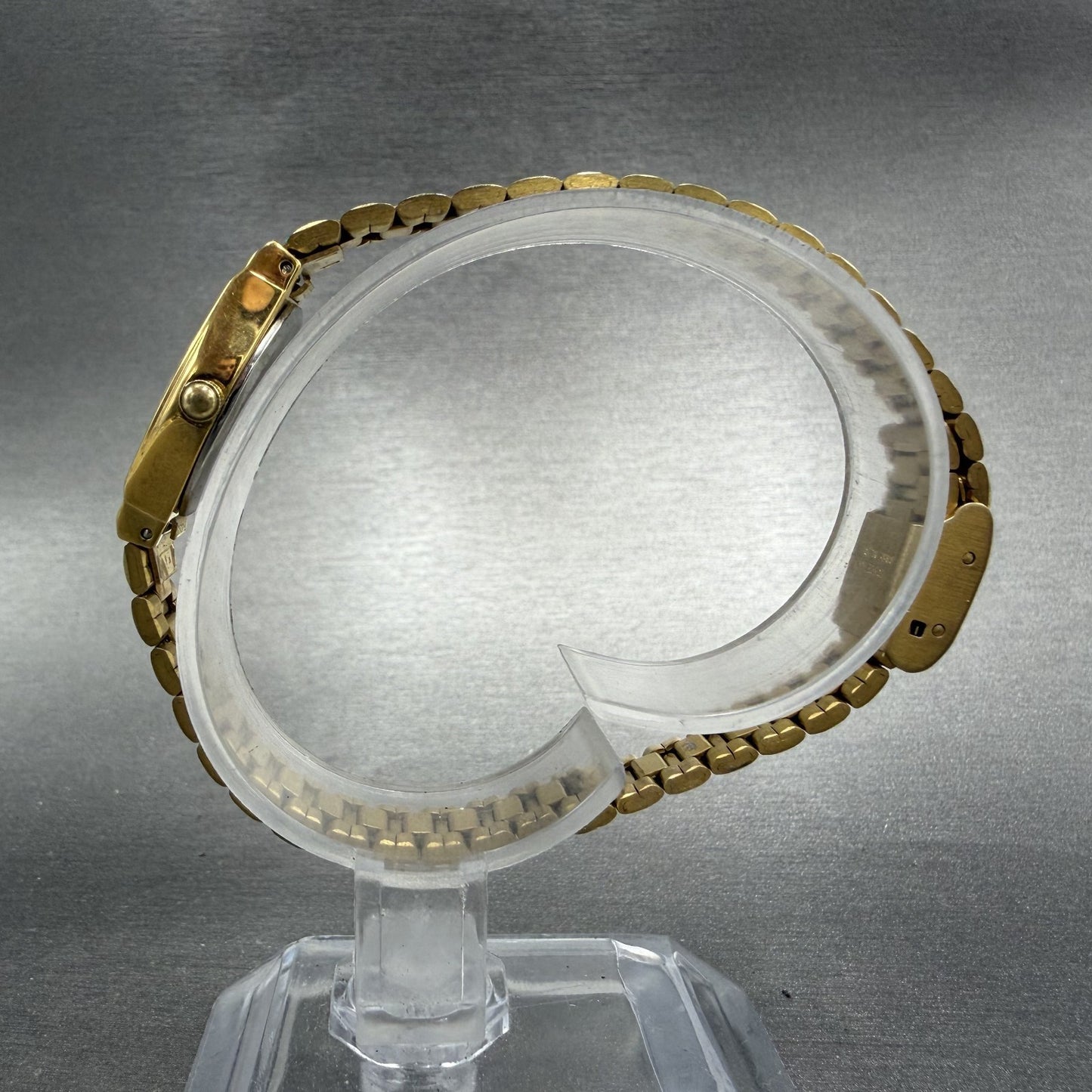 Seiko Watch Women 17mm Black Dial Gold Tone Round 2Y01-5089 New Battery6