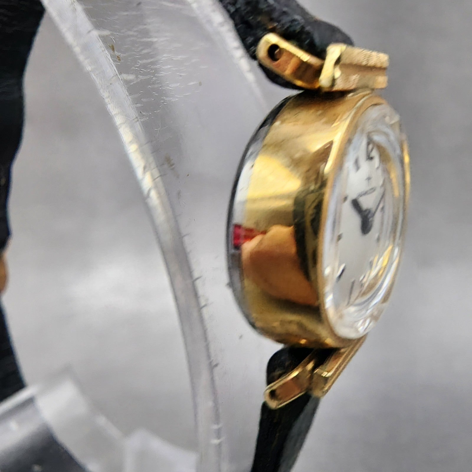 Hamilton Watch Women 17 mm Silver Dial Gold Plated Manual Wind Runs VTG3