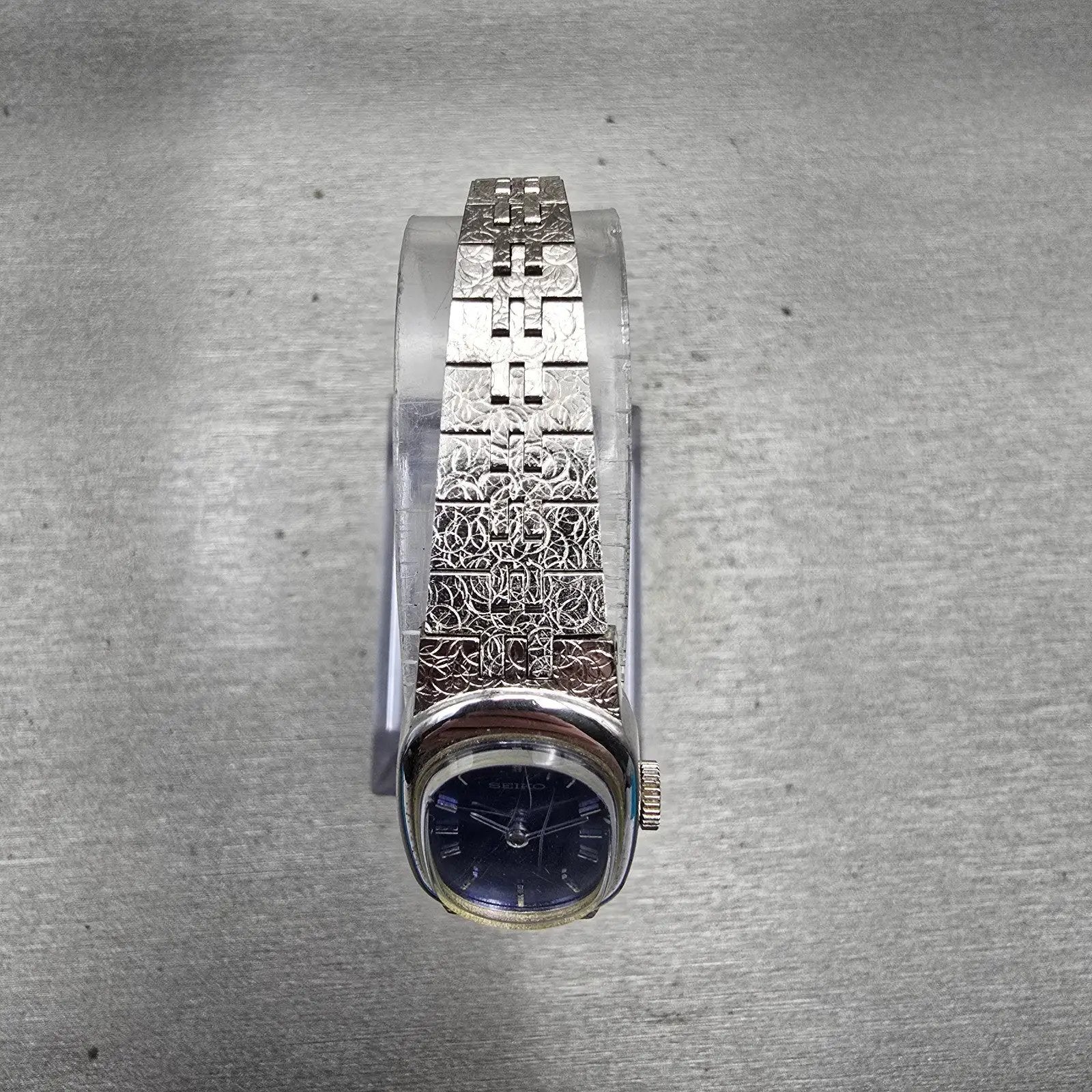 Seiko Watch Women 15mm Blue Dial Silver Tone Oval 11-8309 Manual Wind Vintage4