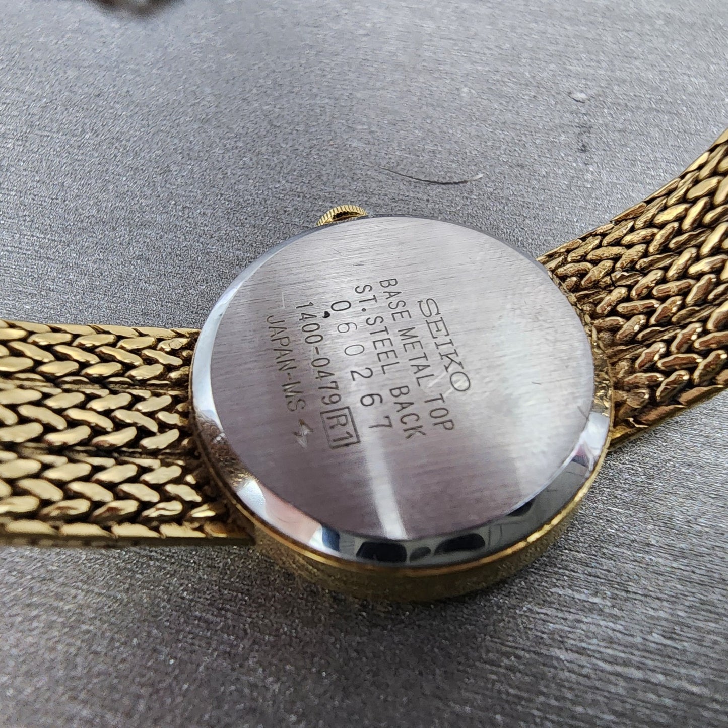 Seiko Lassale Watch Women 22mm Champagne Dial Gold Tone 14000479 New Battery9