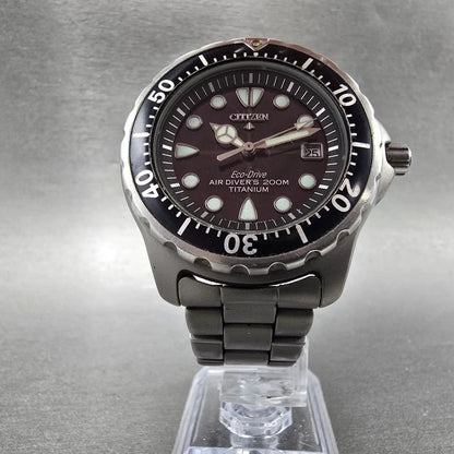 Citizen Eco-Drive Dive Watch Men 40mm Black Dial Titanium Date 7877-H04163 works5