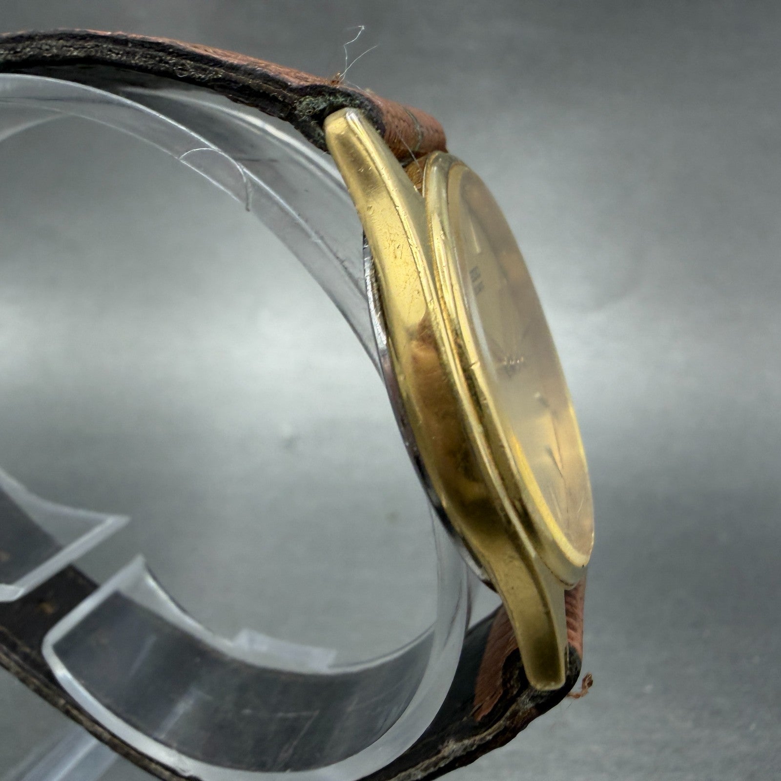 Seiko Watch Unisex 32mm Champagne Dial Gold Tone Round 2K01-0011 New Battery VTG3