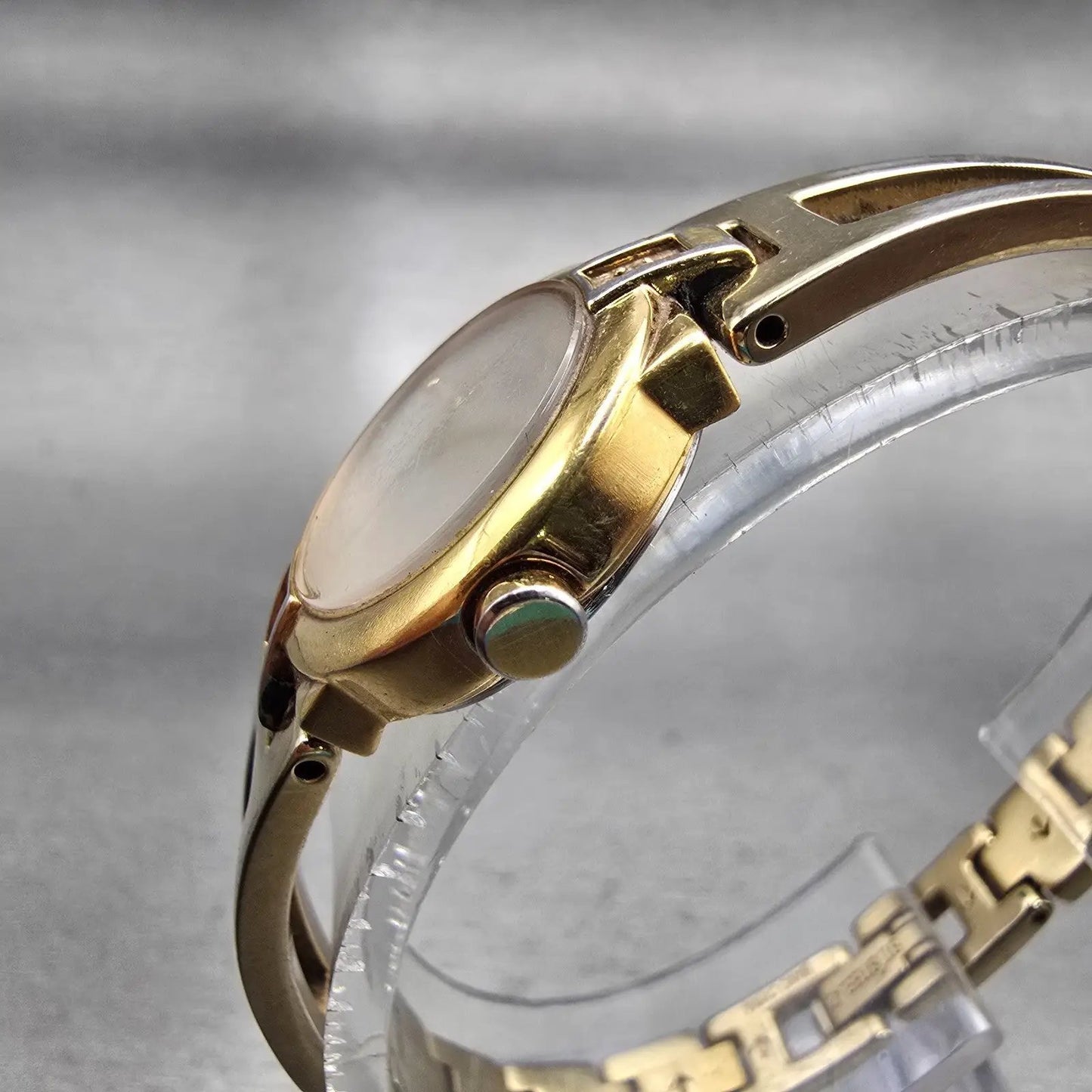 Seiko Watch Women 20mm MOP Dial Gold Tone Round 1N00-0GN0 New Battery Vintage2