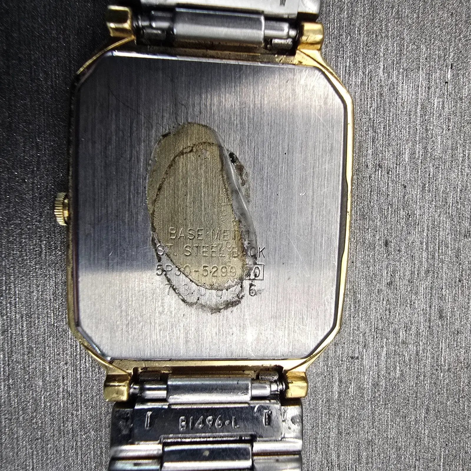 Seiko Watch Men 26mm White Dial Gold Tone Rectangle 5P30-5299 New Battery VTG10