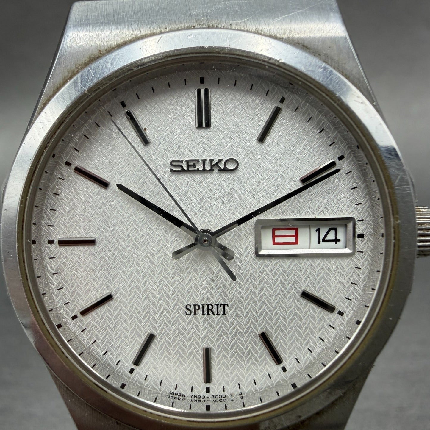 Seiko Spirit Watch Men 35mm Silver Dial Silver Tone Daydate 7N93-7000 New Batt1