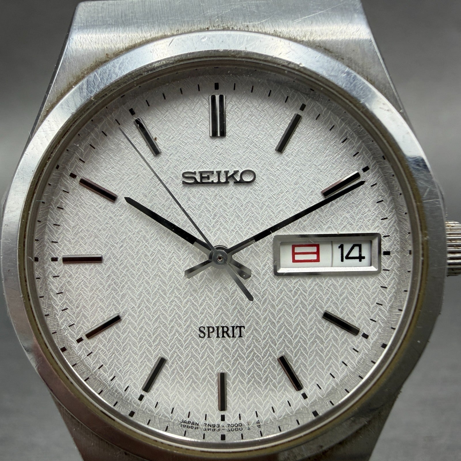 Seiko Spirit Watch Men 35mm Silver Dial Silver Tone Daydate 7N93-7000 New Batt1