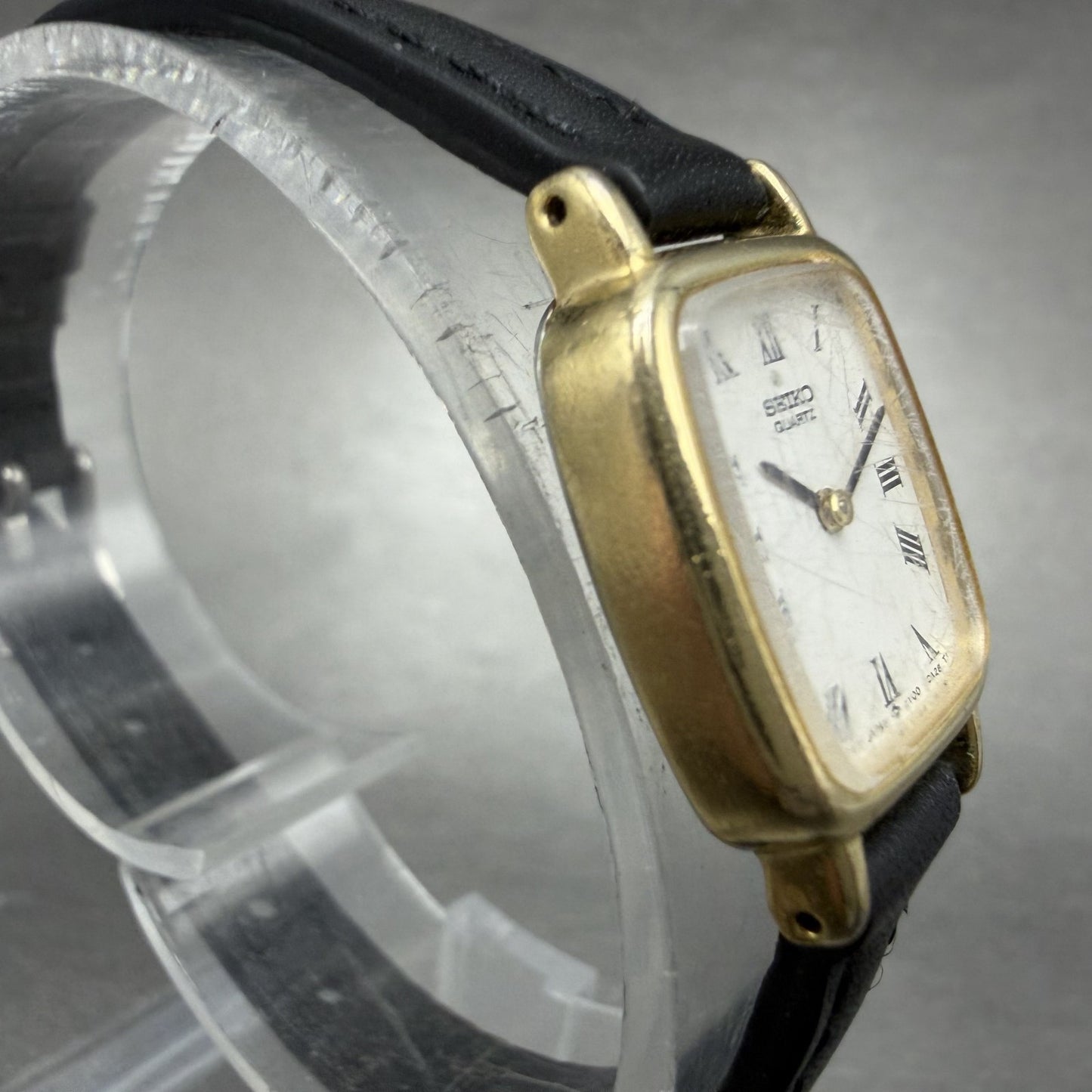 Seiko Watch Women 17mm White Dial Gold Tone Rectangle 2Y00-5A00 New Battery3