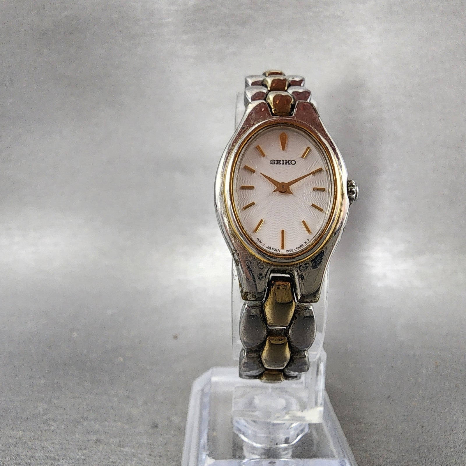 Seiko Watch Women 20mm White Dial Two Tone Oval 1n006F80 New Battery Vintage5