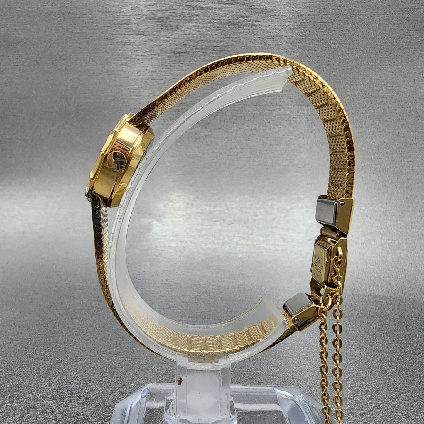 Seiko Watch Women 20mm White Dial Gold Tone Round 167120 New Battery6