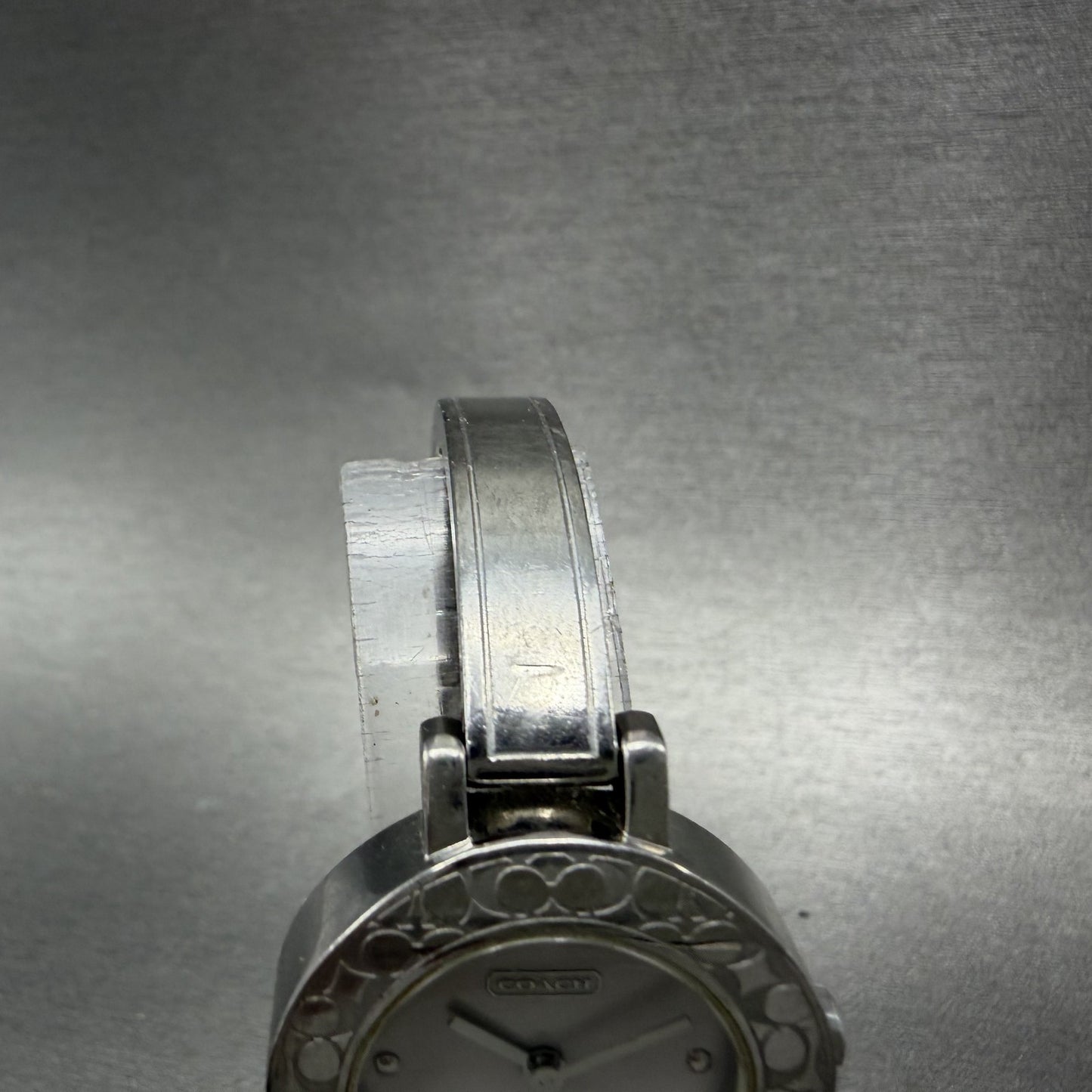 Coach Watch Women 27mm White Dial Silver Tone Round Bangle New Battery4