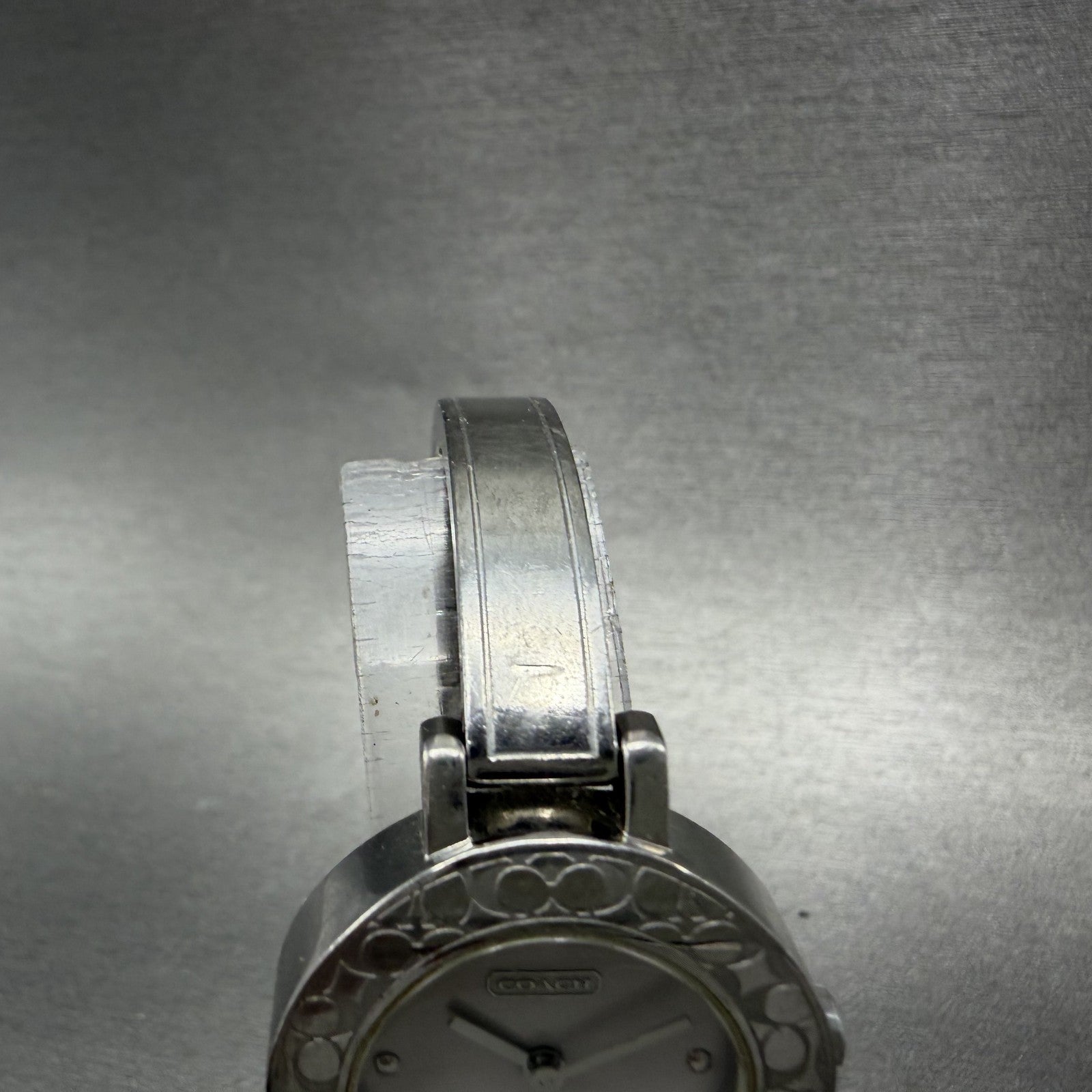 Coach Watch Women 27mm White Dial Silver Tone Round Bangle New Battery4
