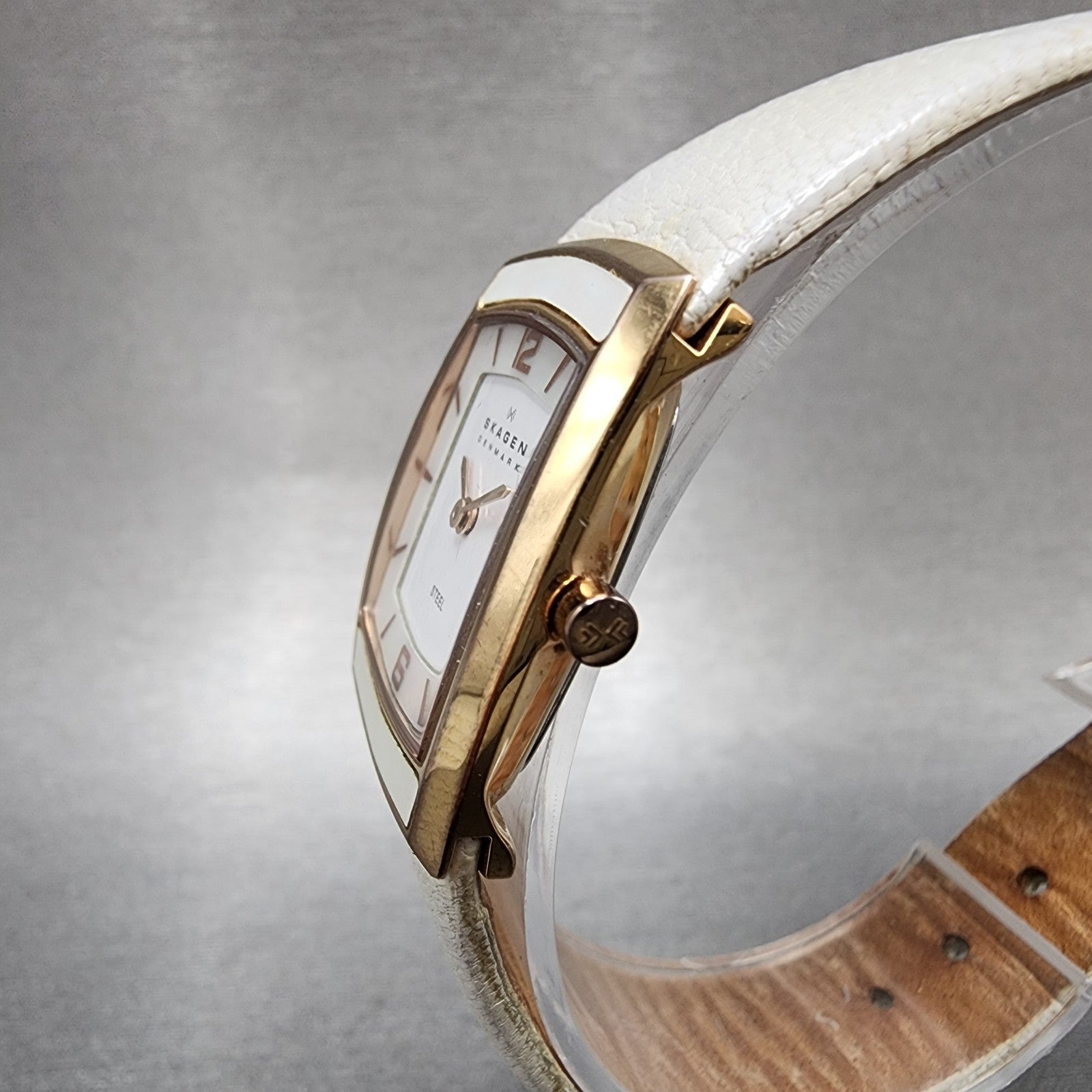 Skagen Tank Watch Women 24mm MOP Dial Rose Gold Tone Rectangle New Battery2