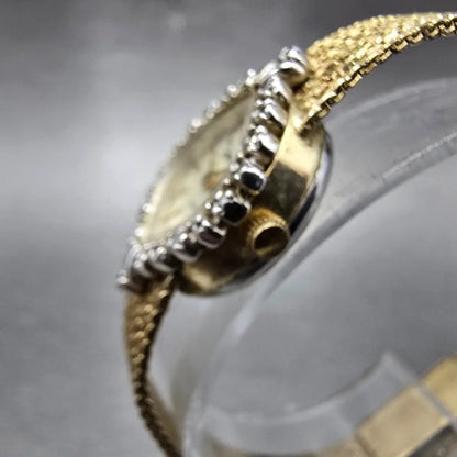 Armitron Watch Women 15mm Cream Dial Gold Tone Diamond bezel Oval New Battery2