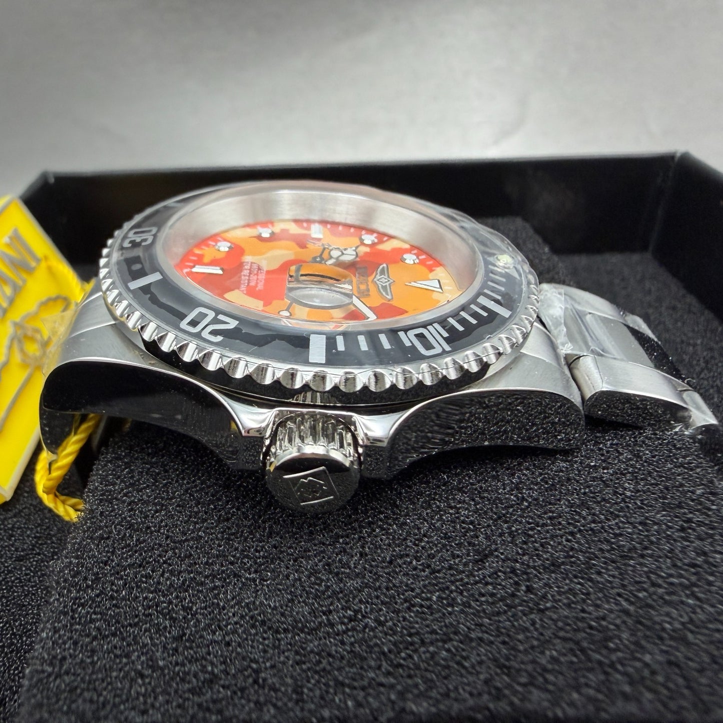 Invicta Pro Diver Watch Men 40mm Orange Camo Dial Steel Date Round 485695