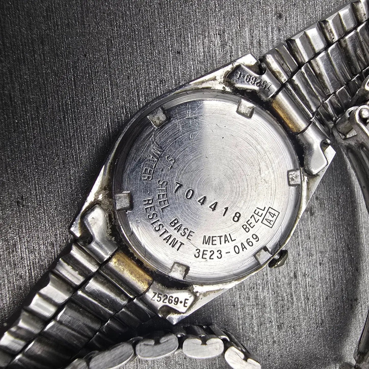 Seiko SQ Watch Women 24mm Silver Dial Two Tone Daydate Round 3E23-0A69 New Batt10