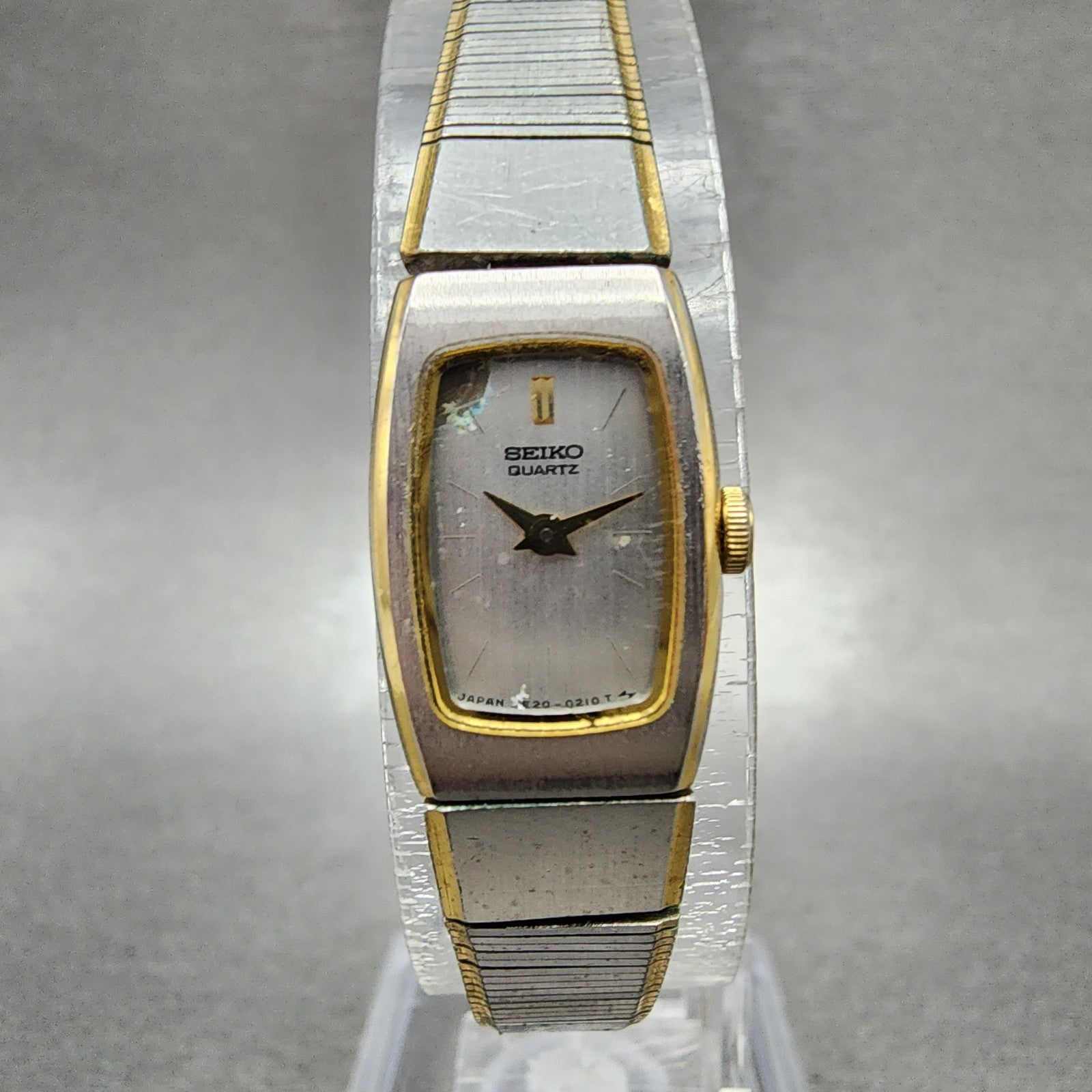 Seiko Tank Watch Women 13mm Silver Dial two Tone Rectangle 2e205139 New Battery0
