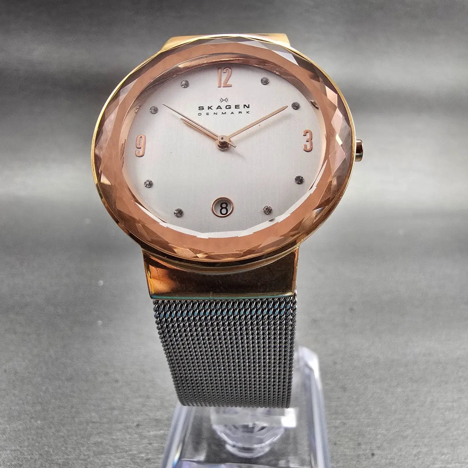 Skagen Leonora Watch Women 35mm Silver Dial Gold Tone Date Round 456LRS New Batt5