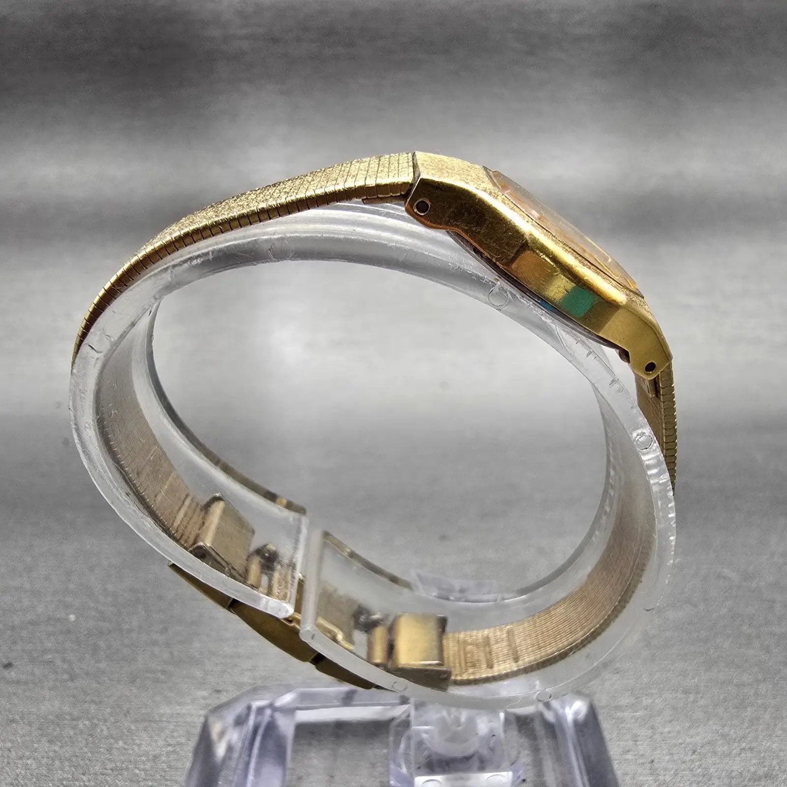 Seiko Watch Women 16mm Gold Dial Gold Tone Oval 1N00-5B29 New Battery Vintage8