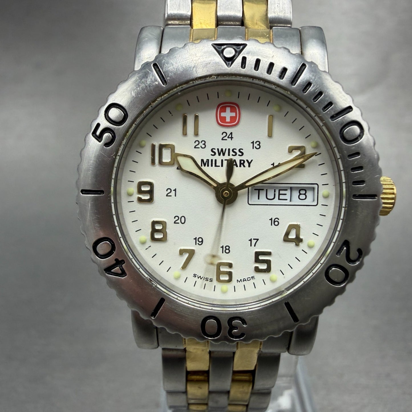 Swiss Military Watch Women 29mm White Dial Two Tone Daydate 091.1410 New Battery0