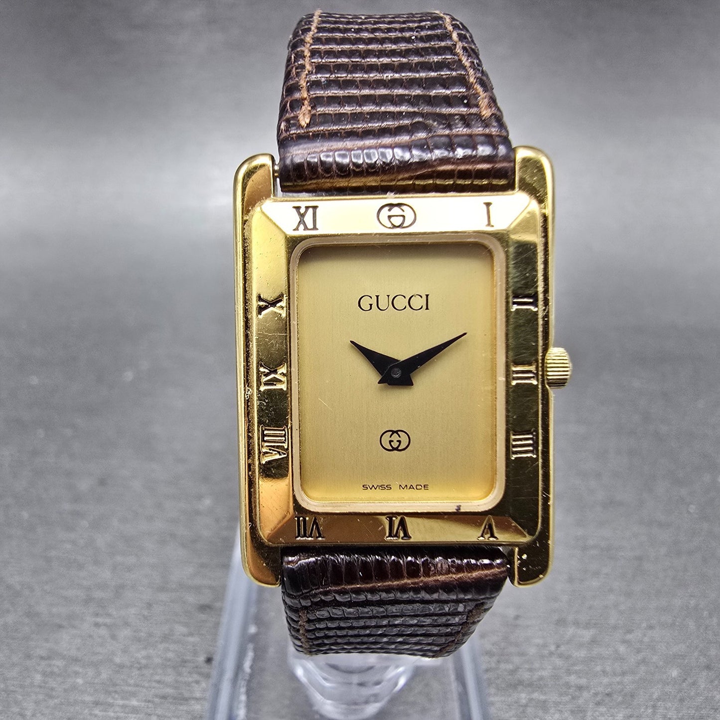 Gucci 4200FL Tank Watch Women 21mm Champagne Dial Gold Tone New Battery Vintage0